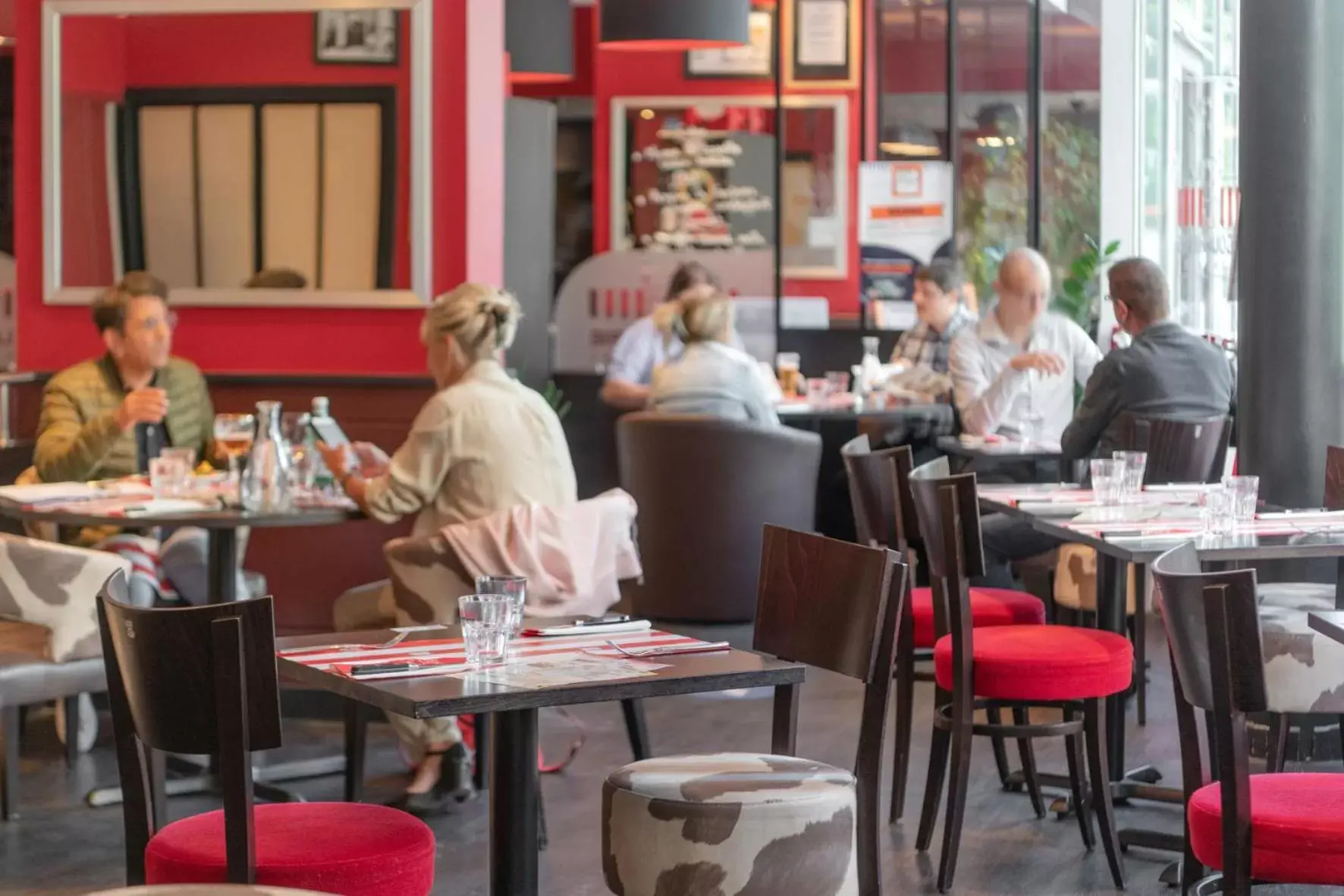 Restaurant/Places to Eat in ibis Lyon Caluire Cité Internationale