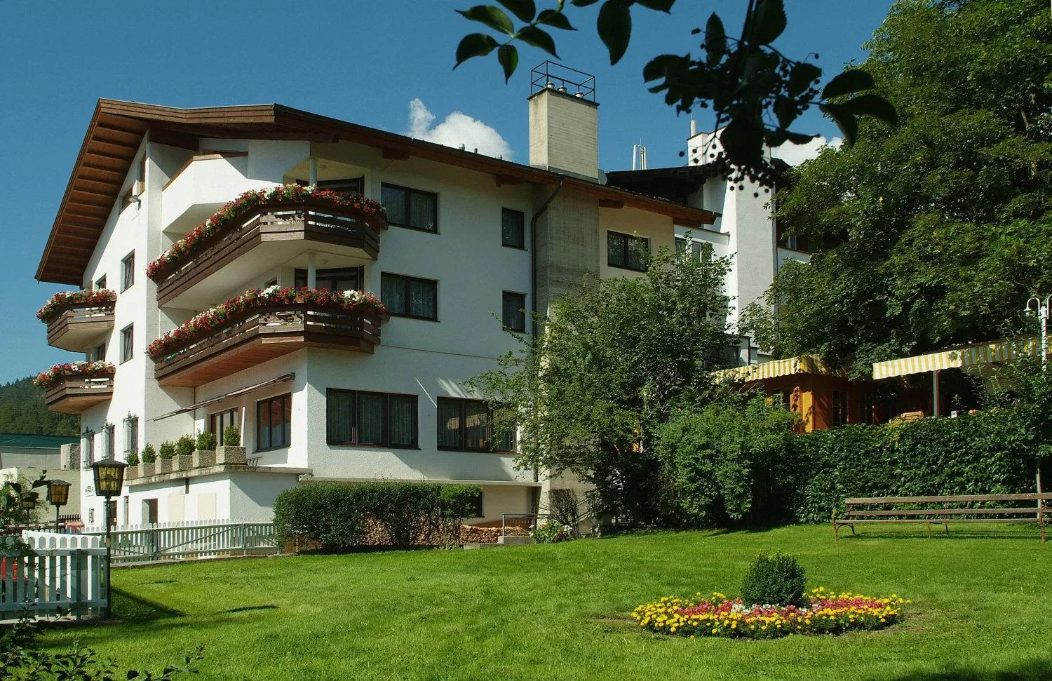 Facade/entrance in Hotel-Garni Stern - bed & breakfast & more