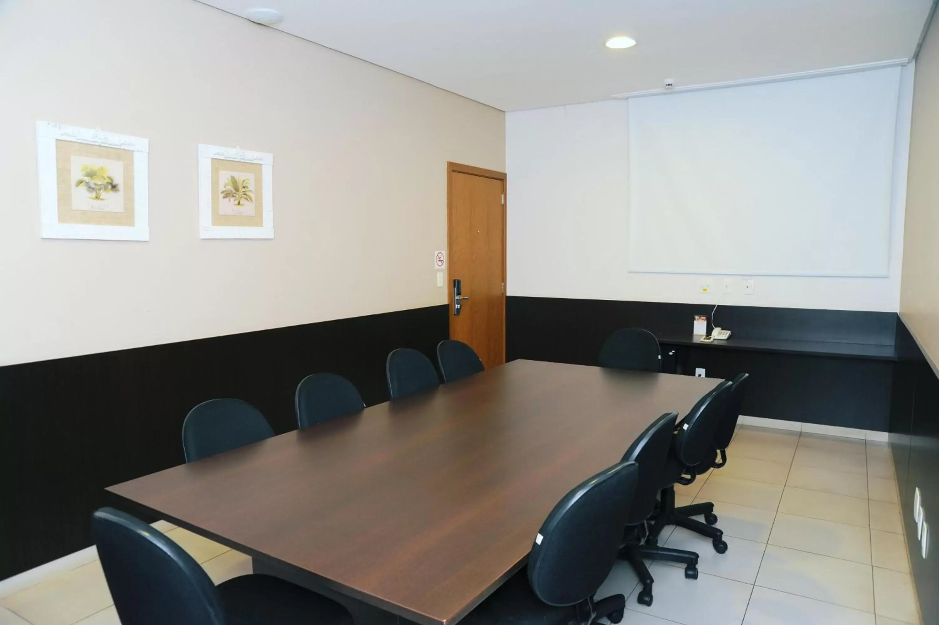 Business facilities in Comfort Hotel Araraquara