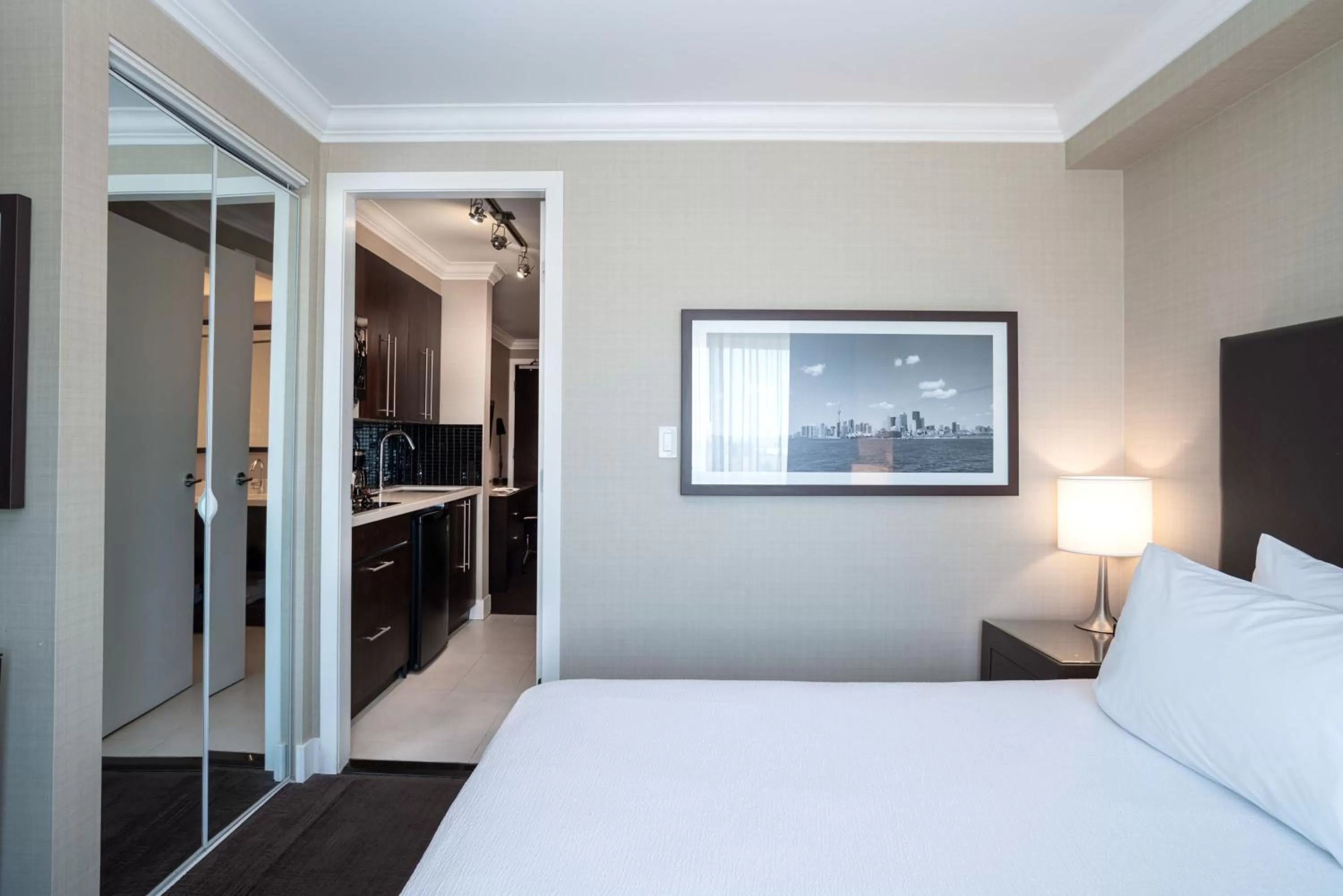 Photo of the whole room, Bed in Sandman Hotel Oakville