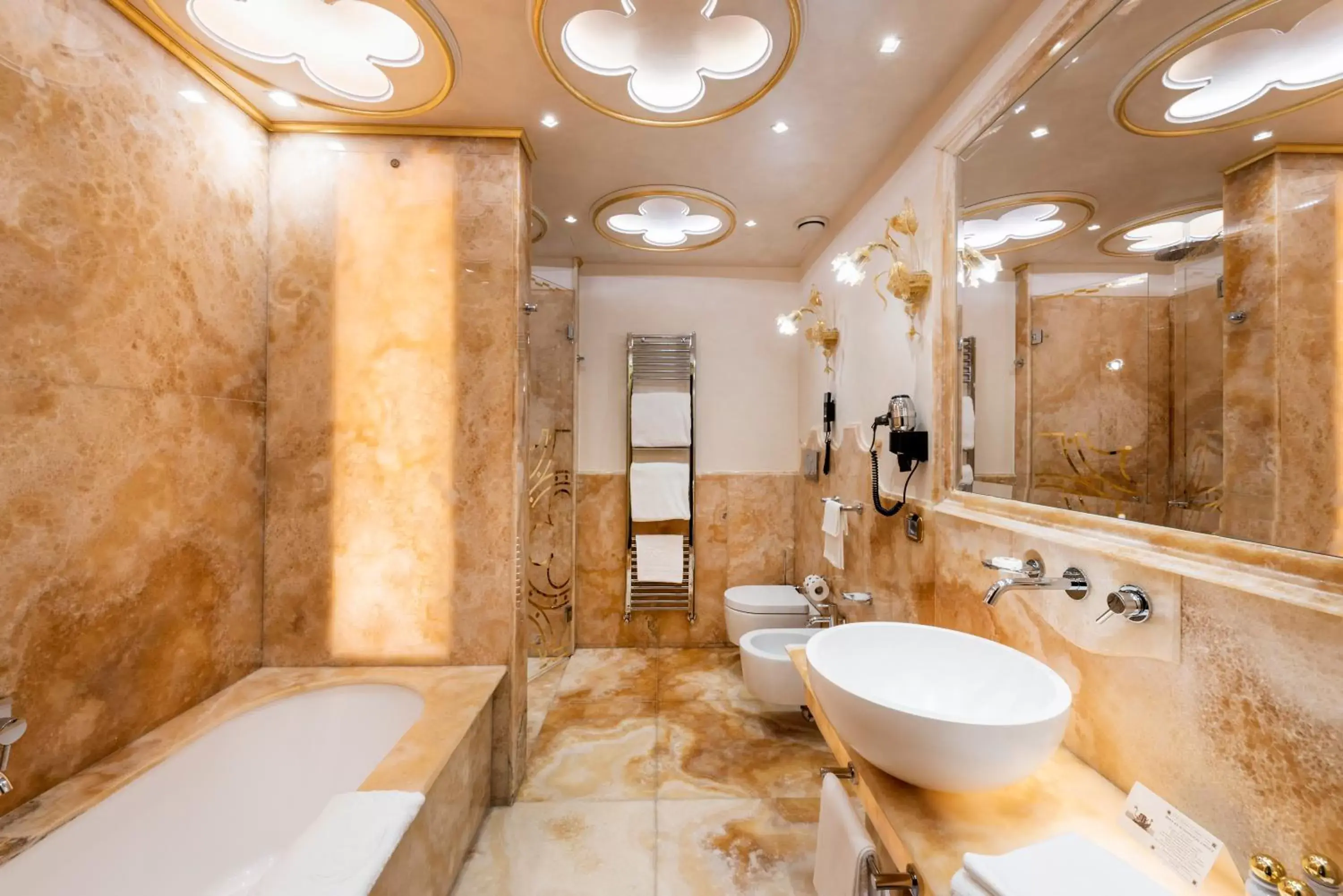 Bathroom in Monaco & Grand Canal