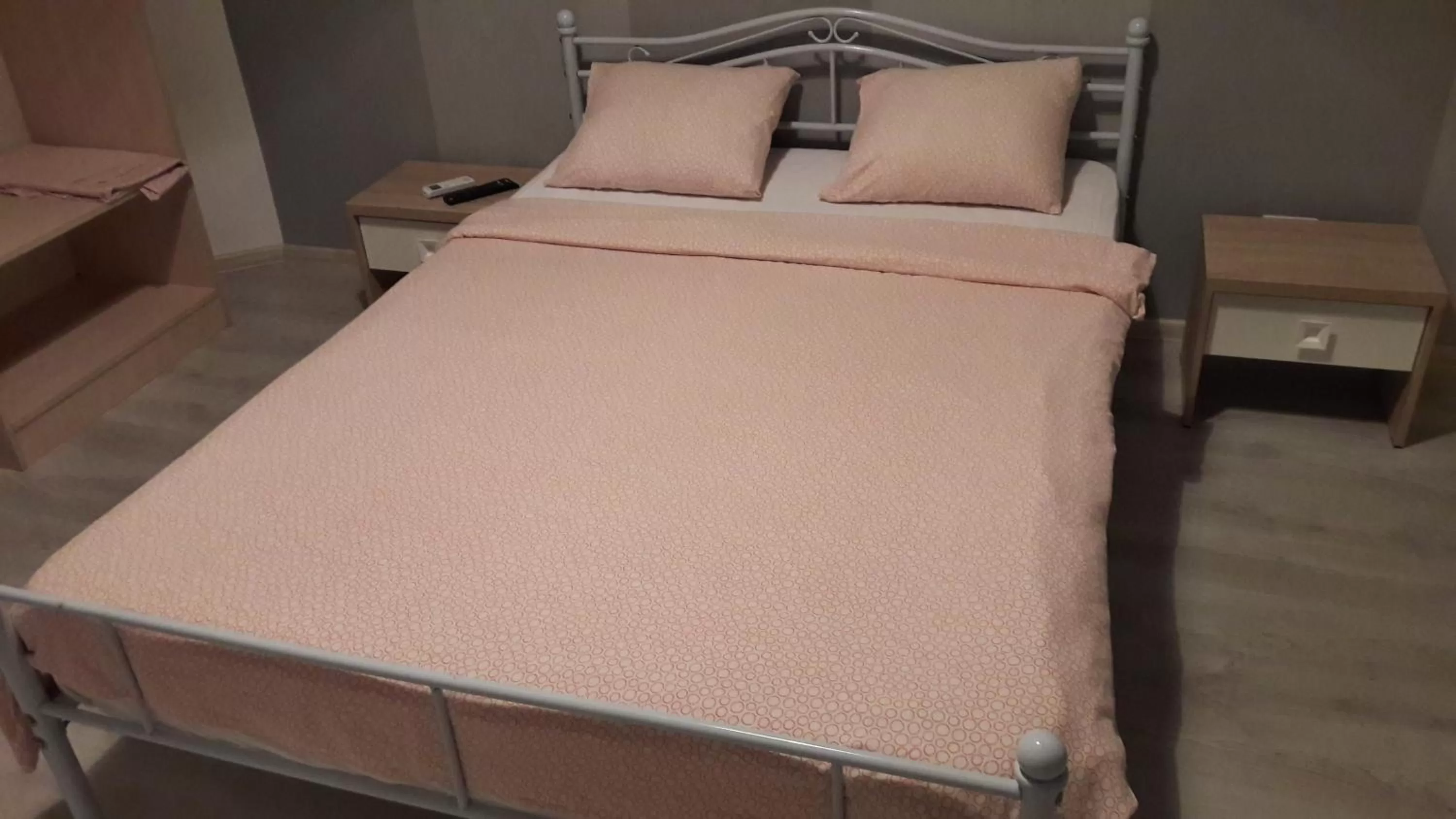 Bed in The Floor Piata Unirii