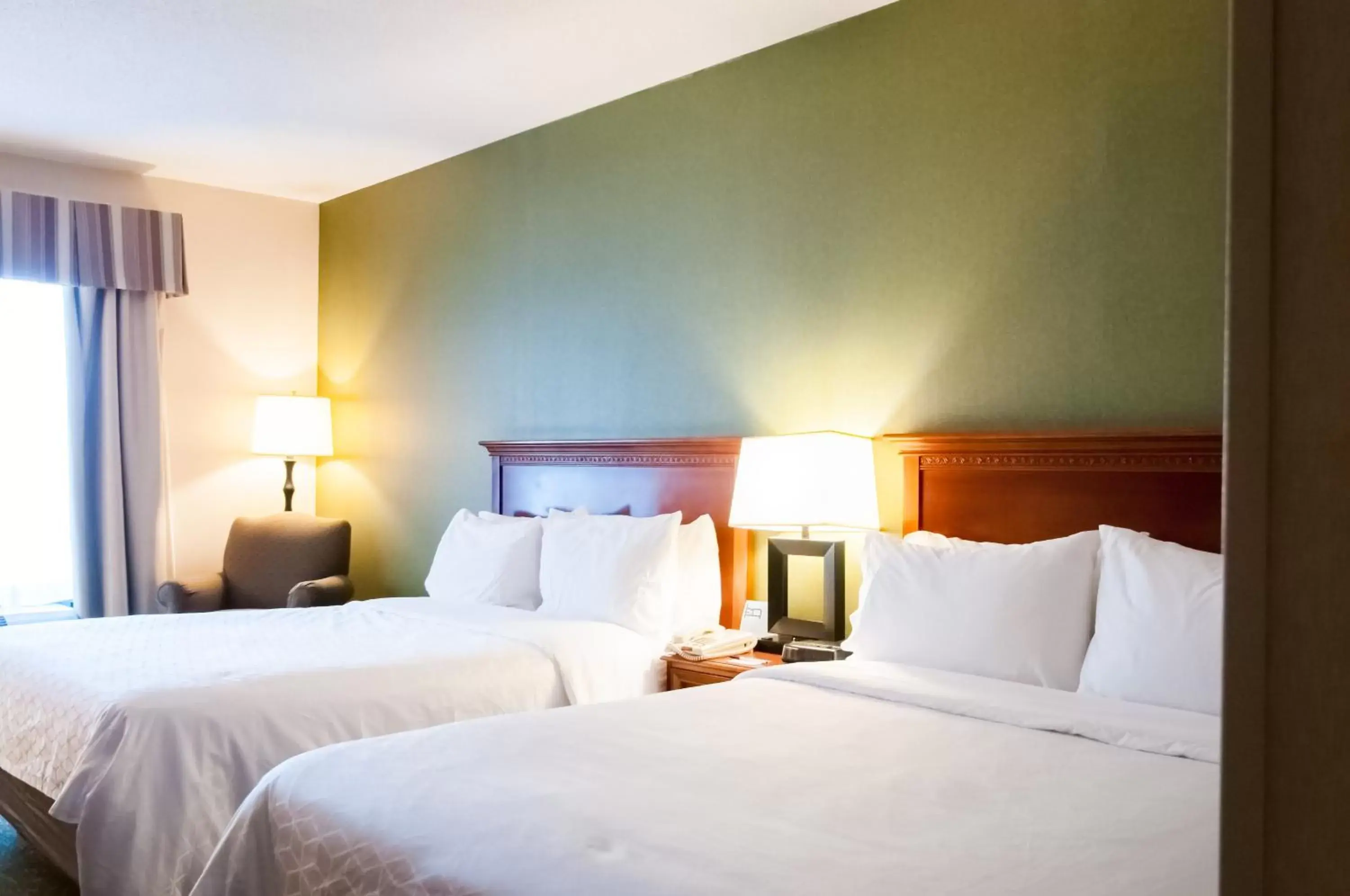Photo of the whole room, Bed in Holiday Inn Express Hotel & Suites Hagerstown, an IHG Hotel