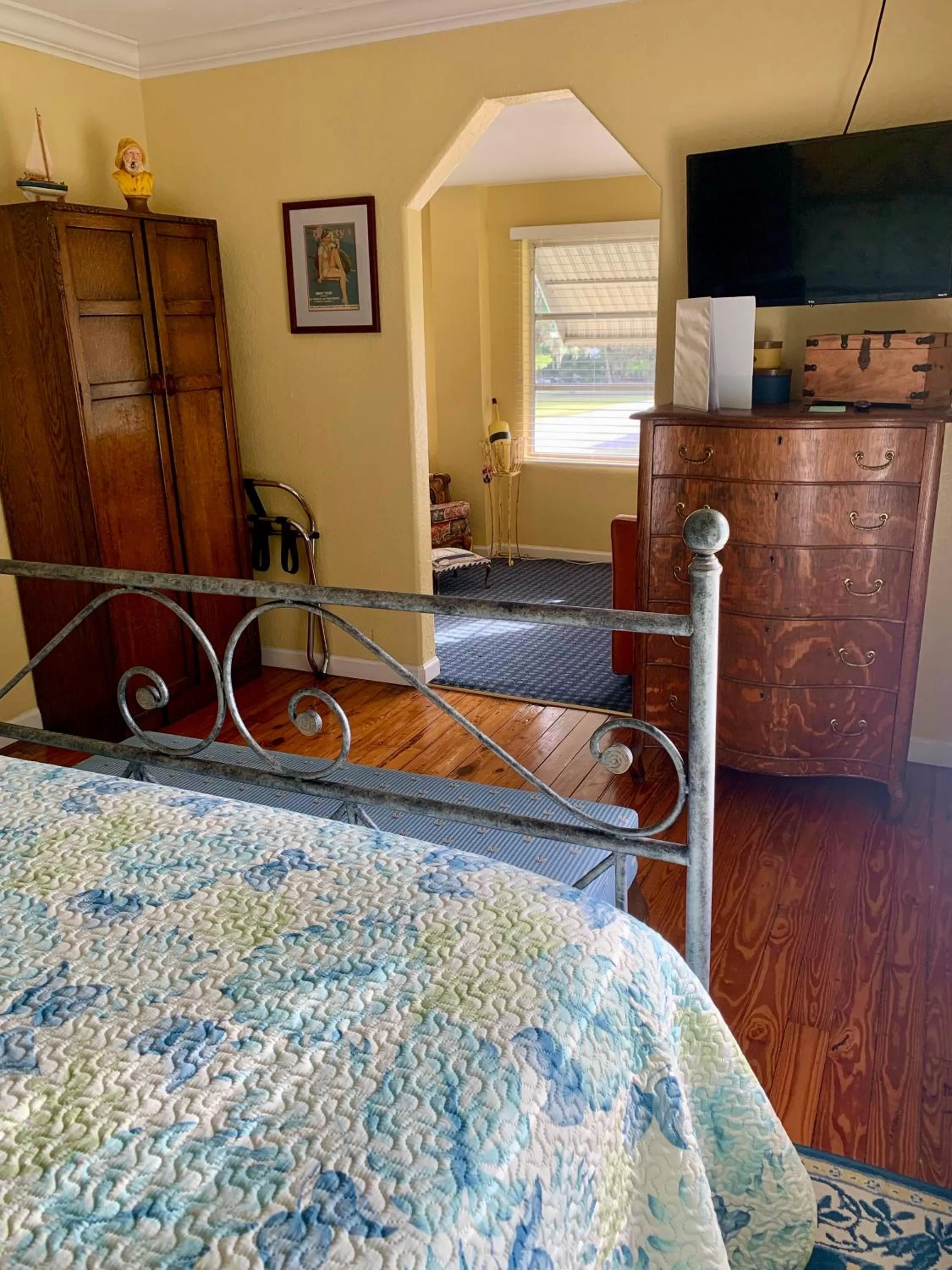 Bed in Nature Coast Inn & Cottages