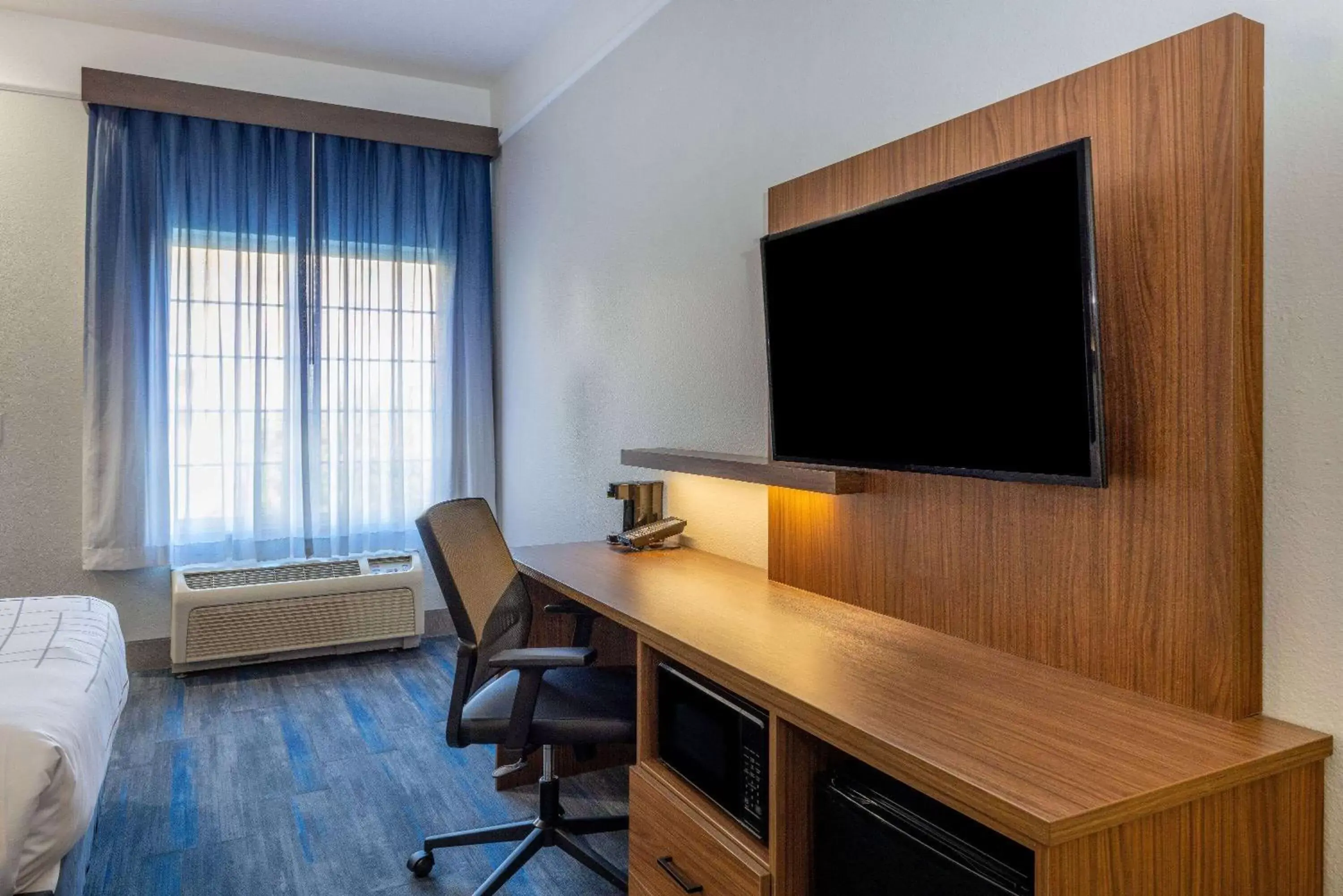 King Room - Mobility Access/Non-Smoking in La Quinta by Wyndham St. George King Room - Mobility Access/Non-Smoking in La Quinta by Wyndham St. George