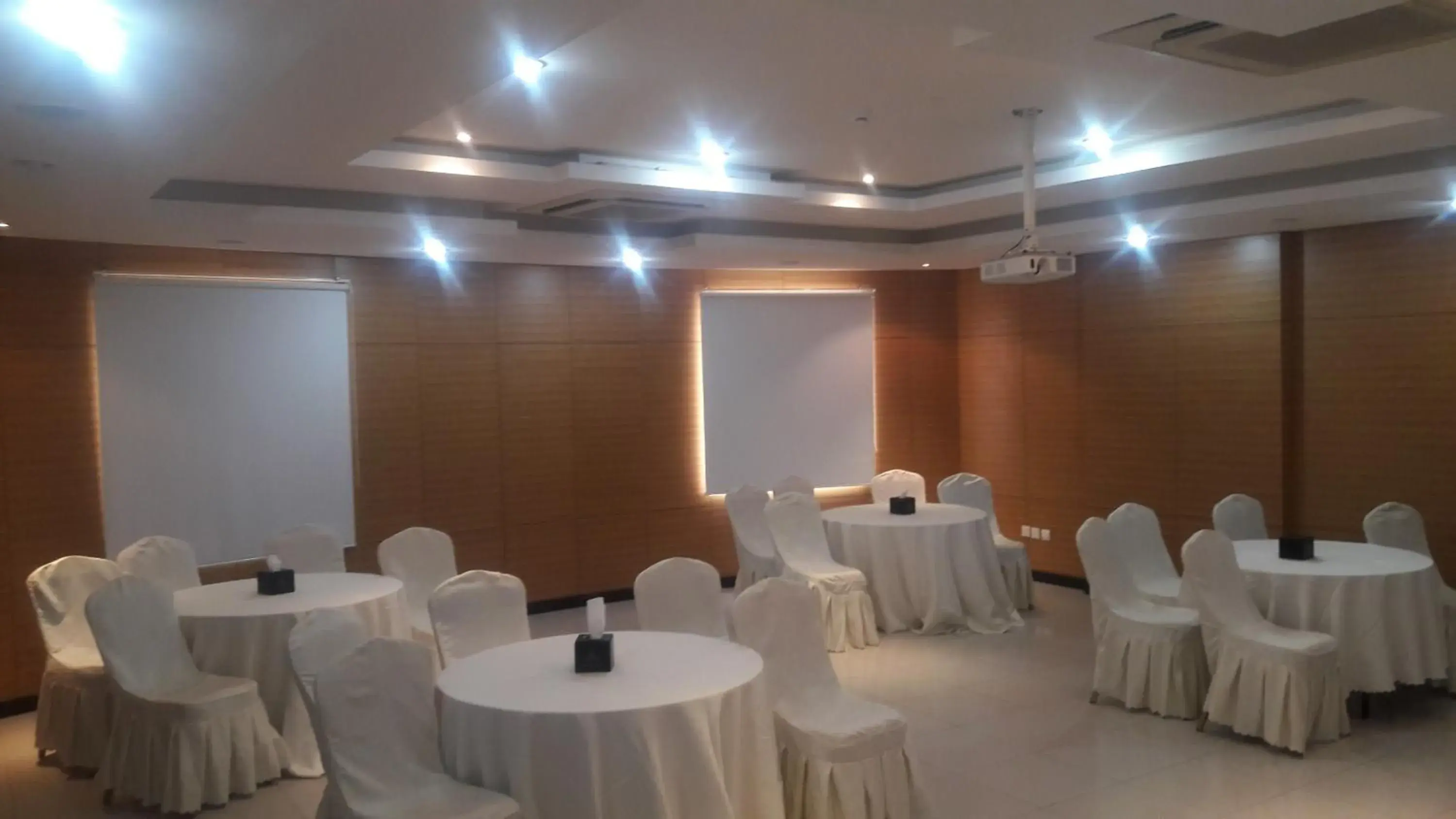 Banquet/Function facilities, Banquet Facilities in Rose Garden Hotel