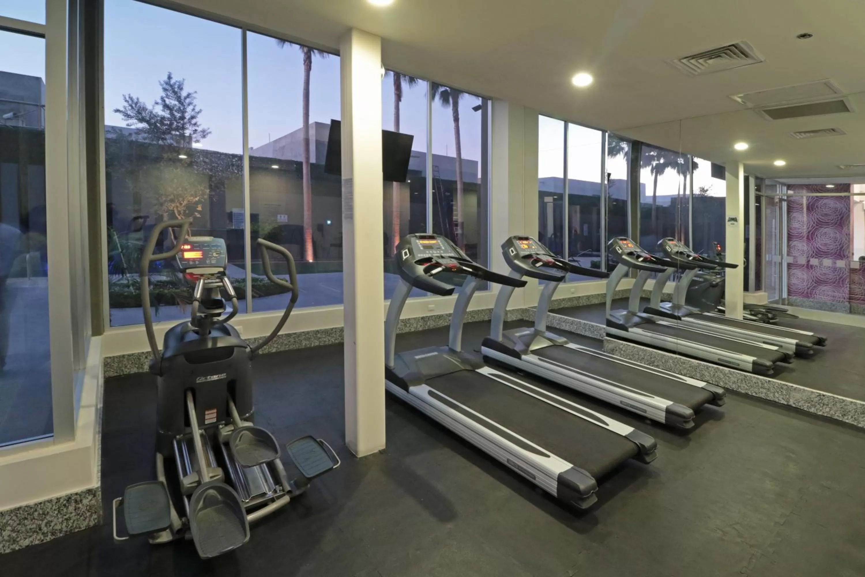 Fitness centre/facilities in Holiday Inn Express Hotel & Suites Hermosillo by IHG