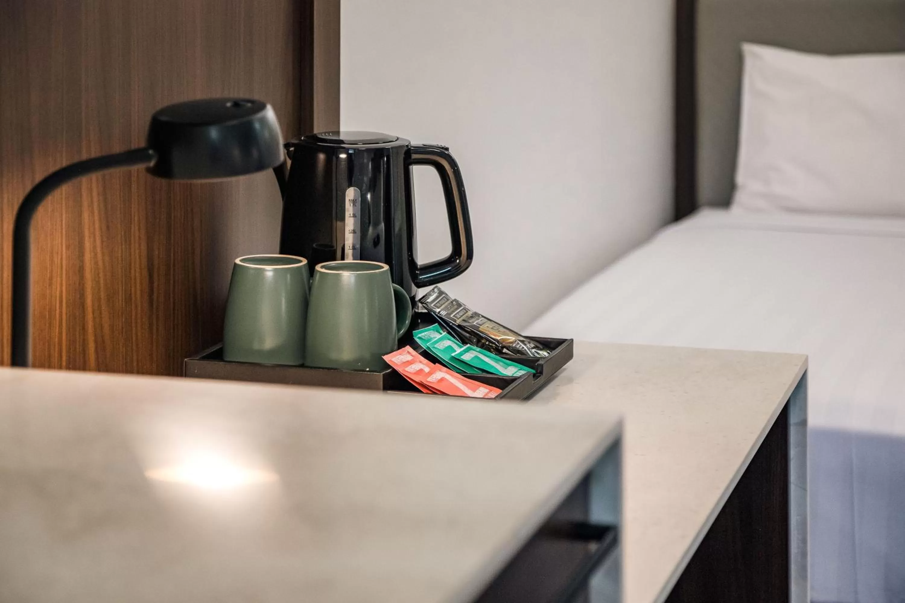 Coffee/tea facilities, Bed in Palms City Resort