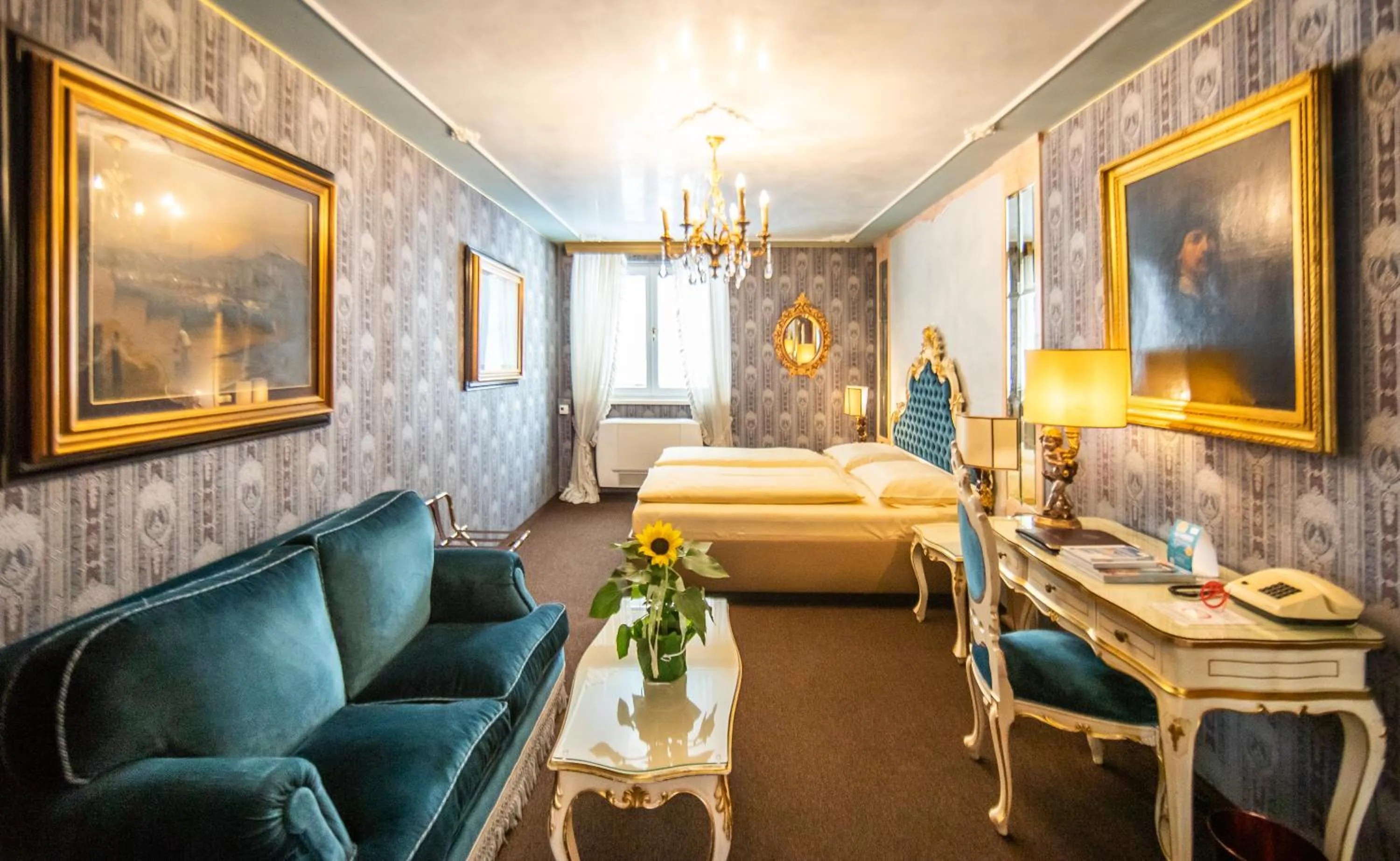 Photo of the whole room, Bed in Hotel Palais Porcia