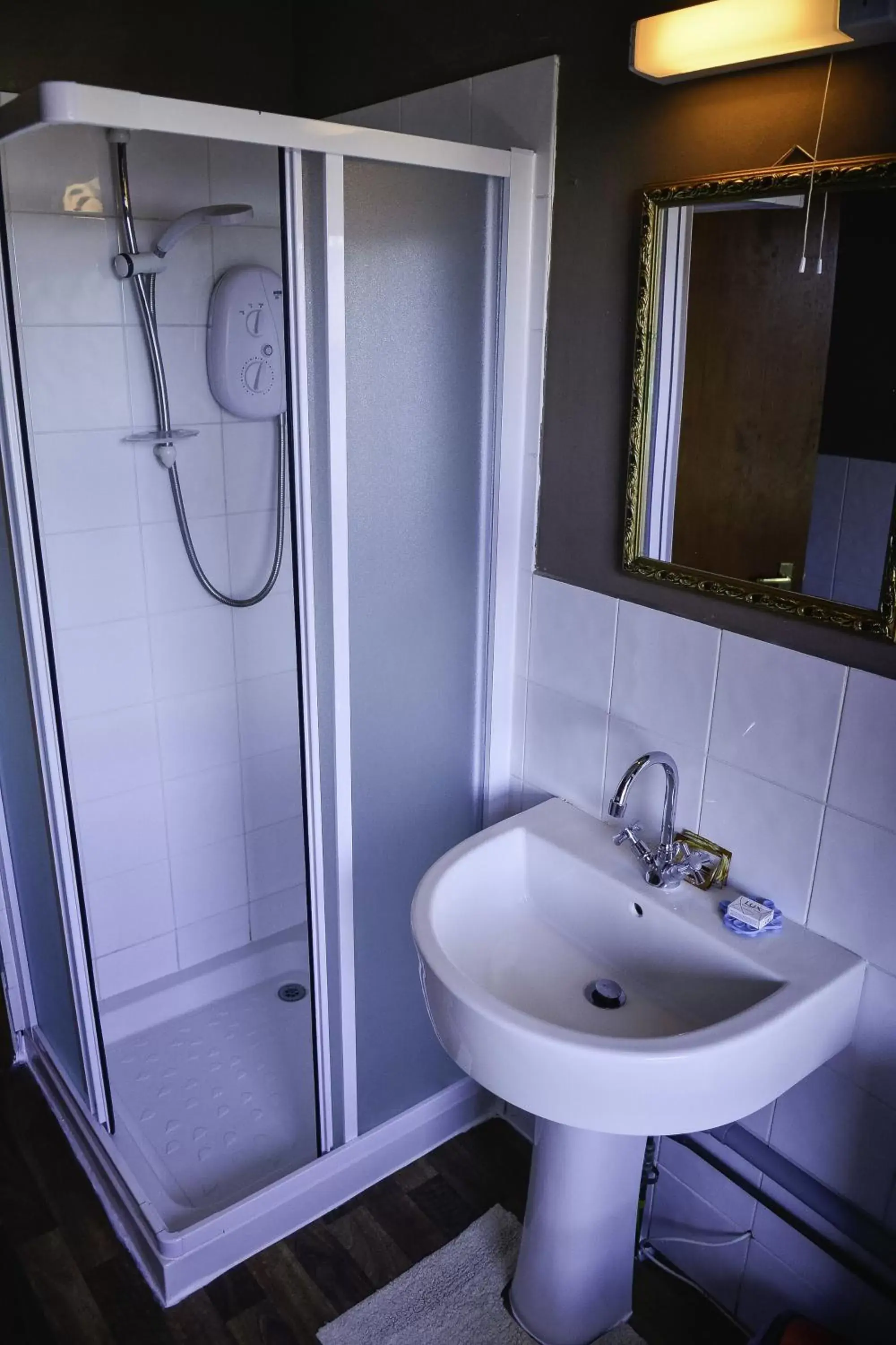 Bathroom in Waverley Inn