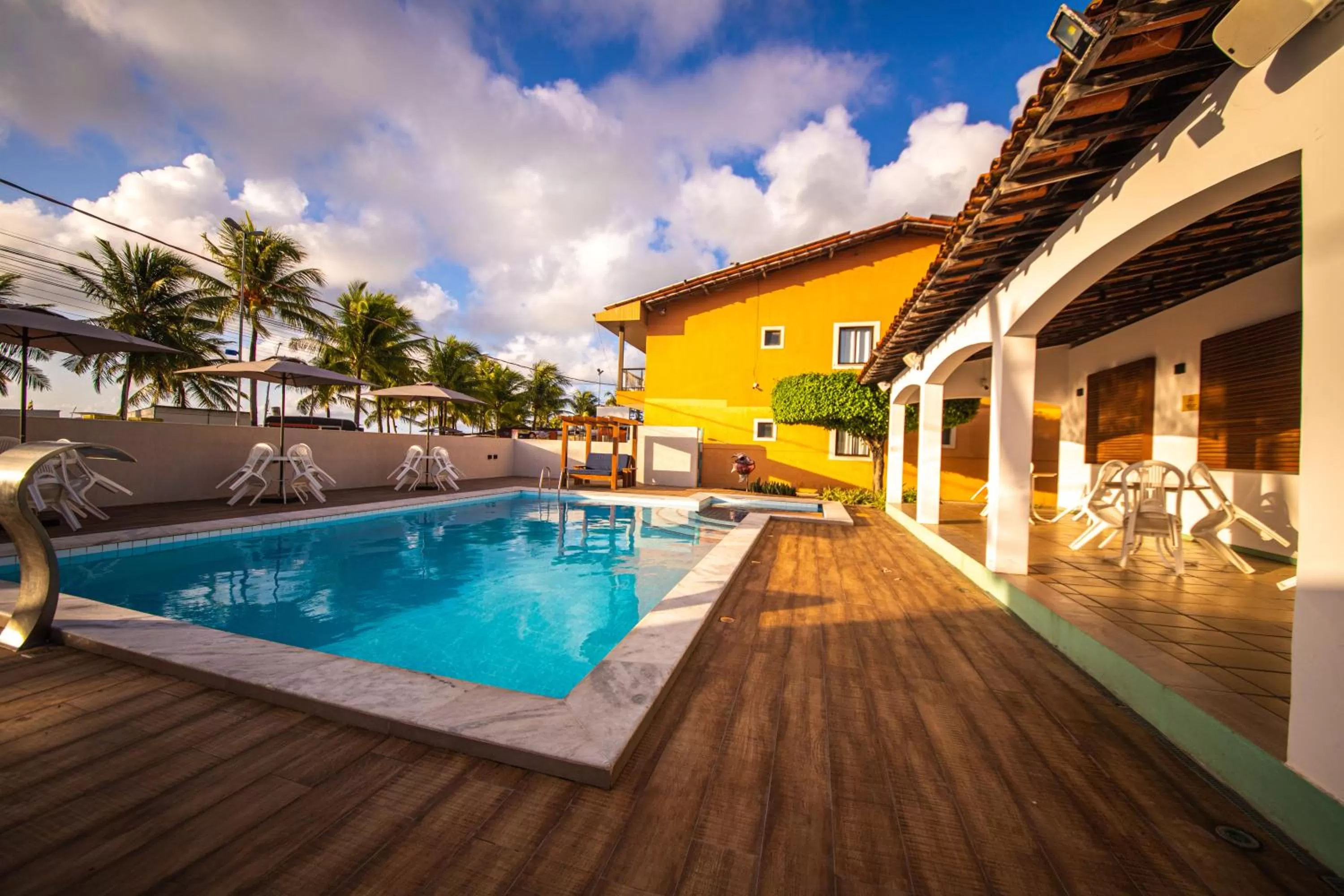 Swimming pool in Pousada Mariluz