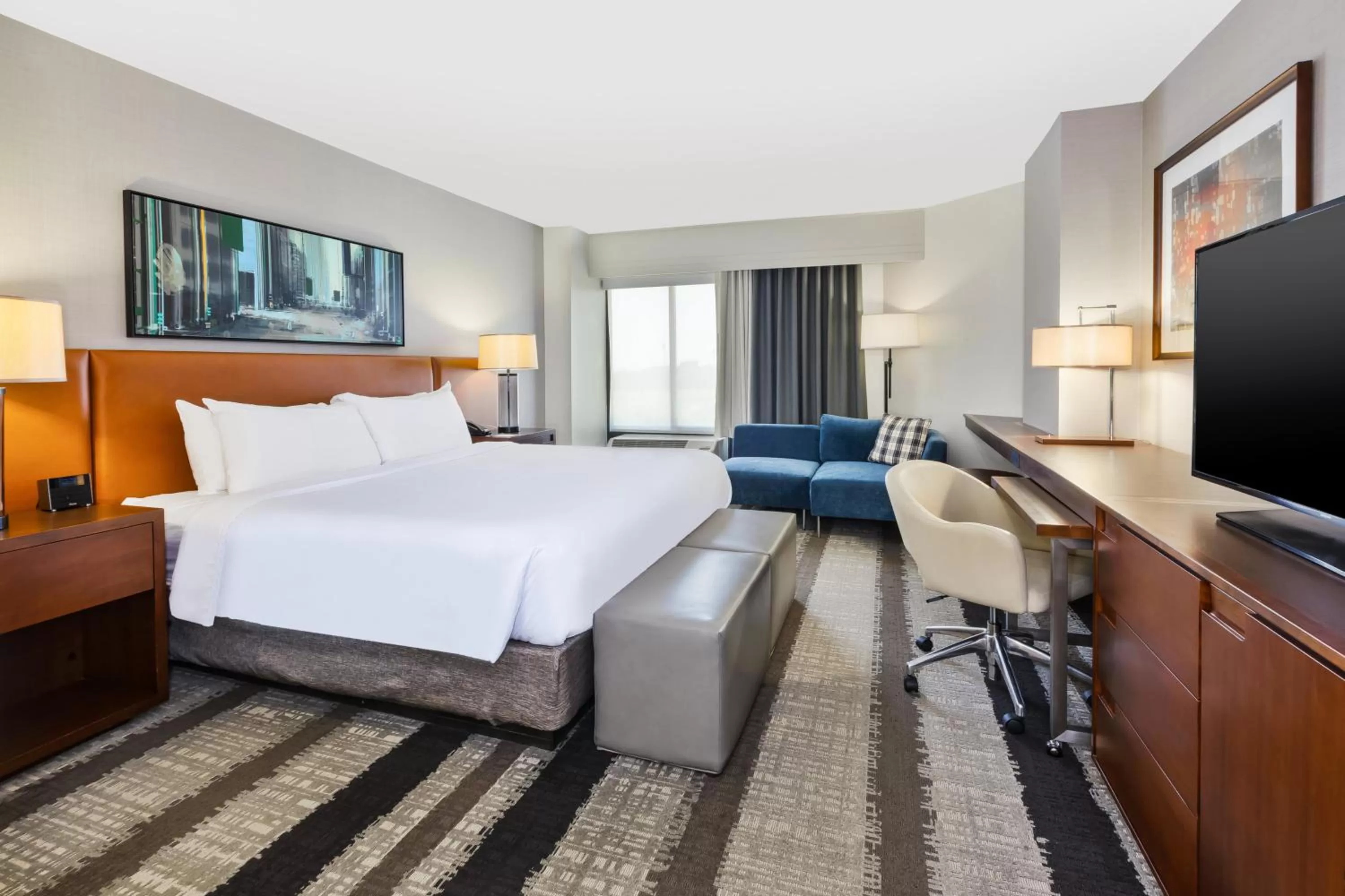 Photo of the whole room, Bed in Crowne Plaza Dulles Airport by IHG