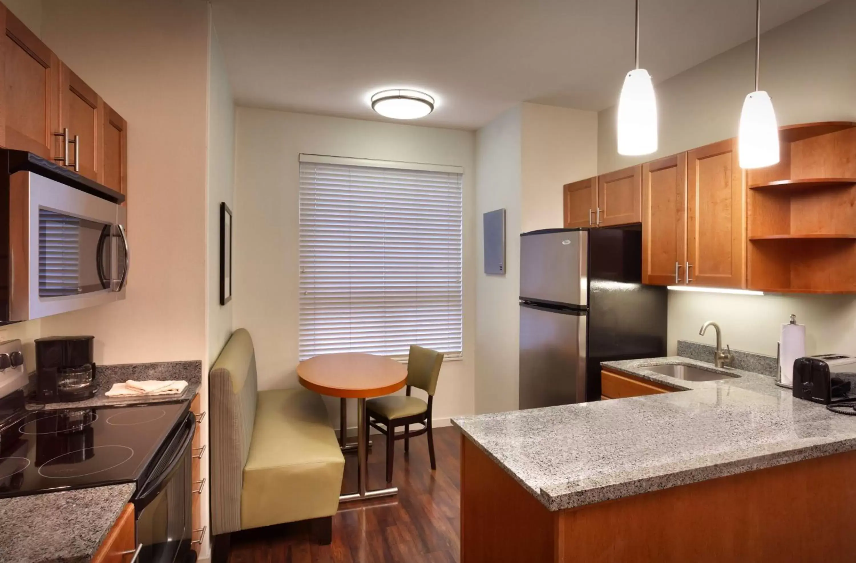 Photo of the whole room, Kitchen/Kitchenette in Hyatt House Salt Lake City/Sandy