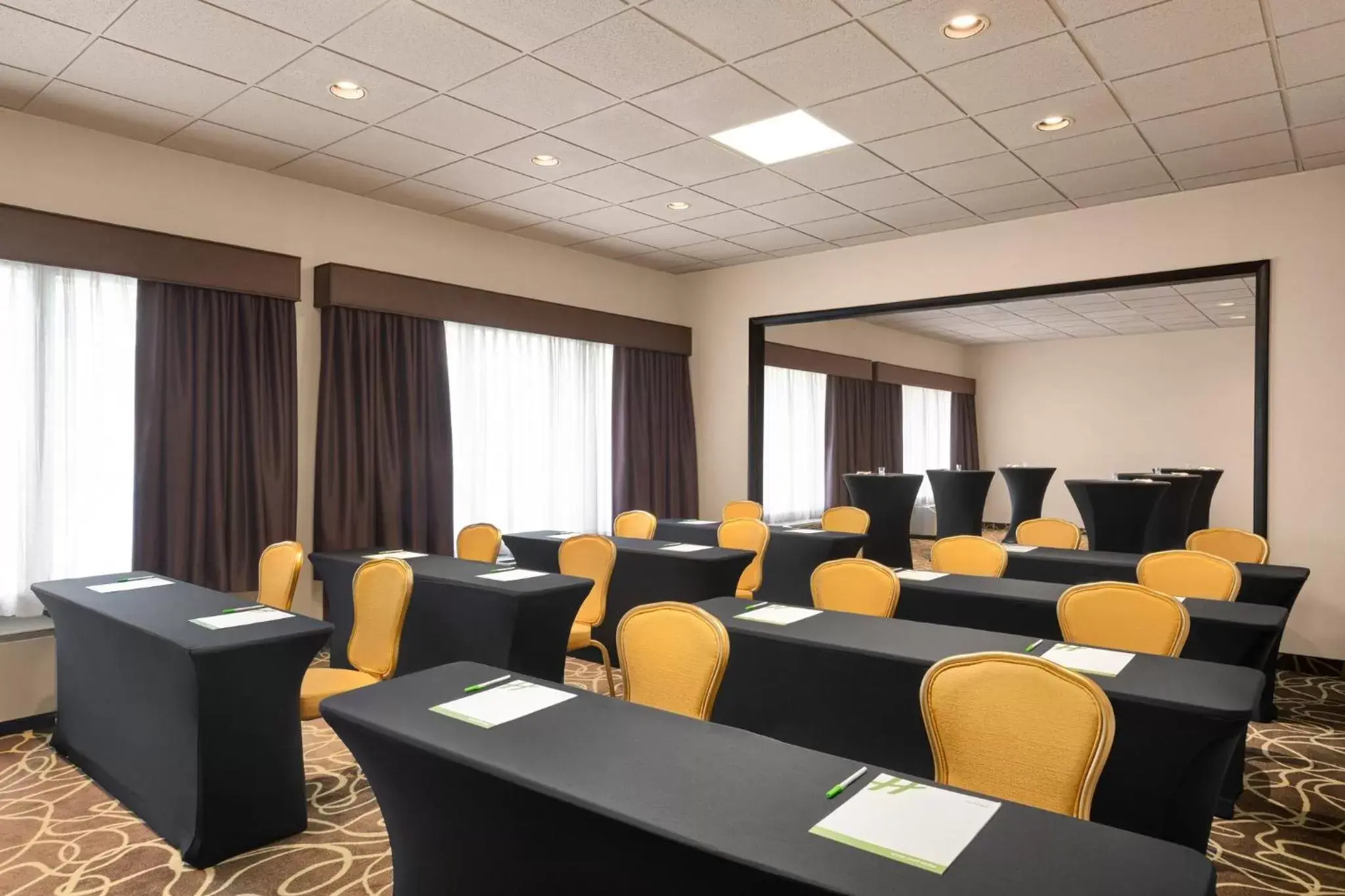 Meeting/conference room in Holiday Inn Boston Bunker Hill Area, an IHG Hotel