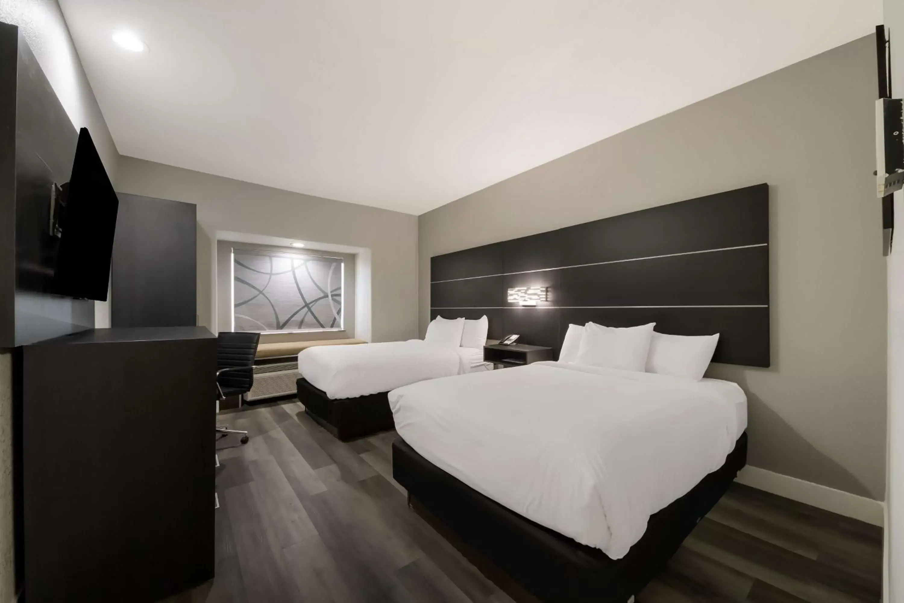 Bedroom, Bed in SureStay Hotel by Best Western San Antonio West SeaWorld