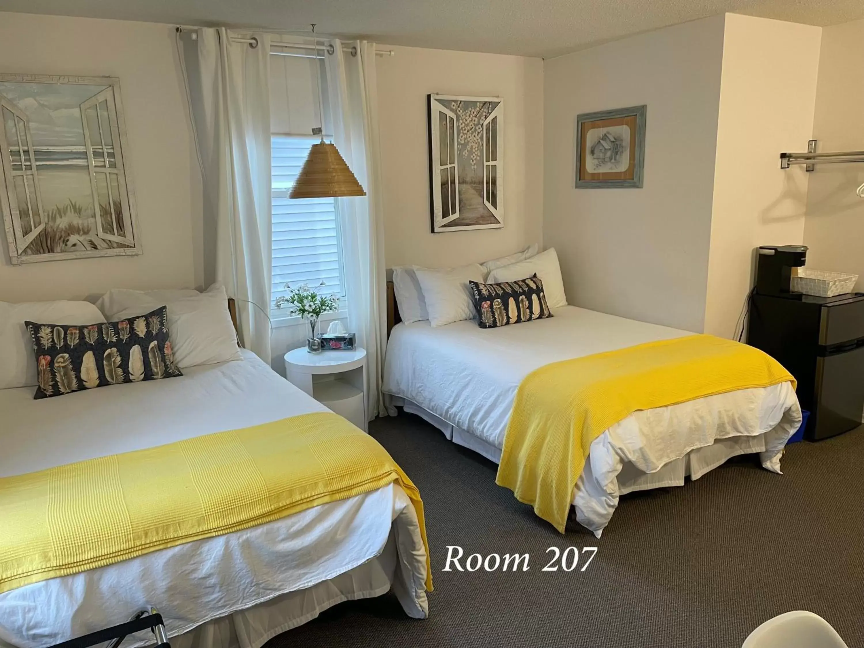 Bathroom, Bed in Paradise Inn On the Beach