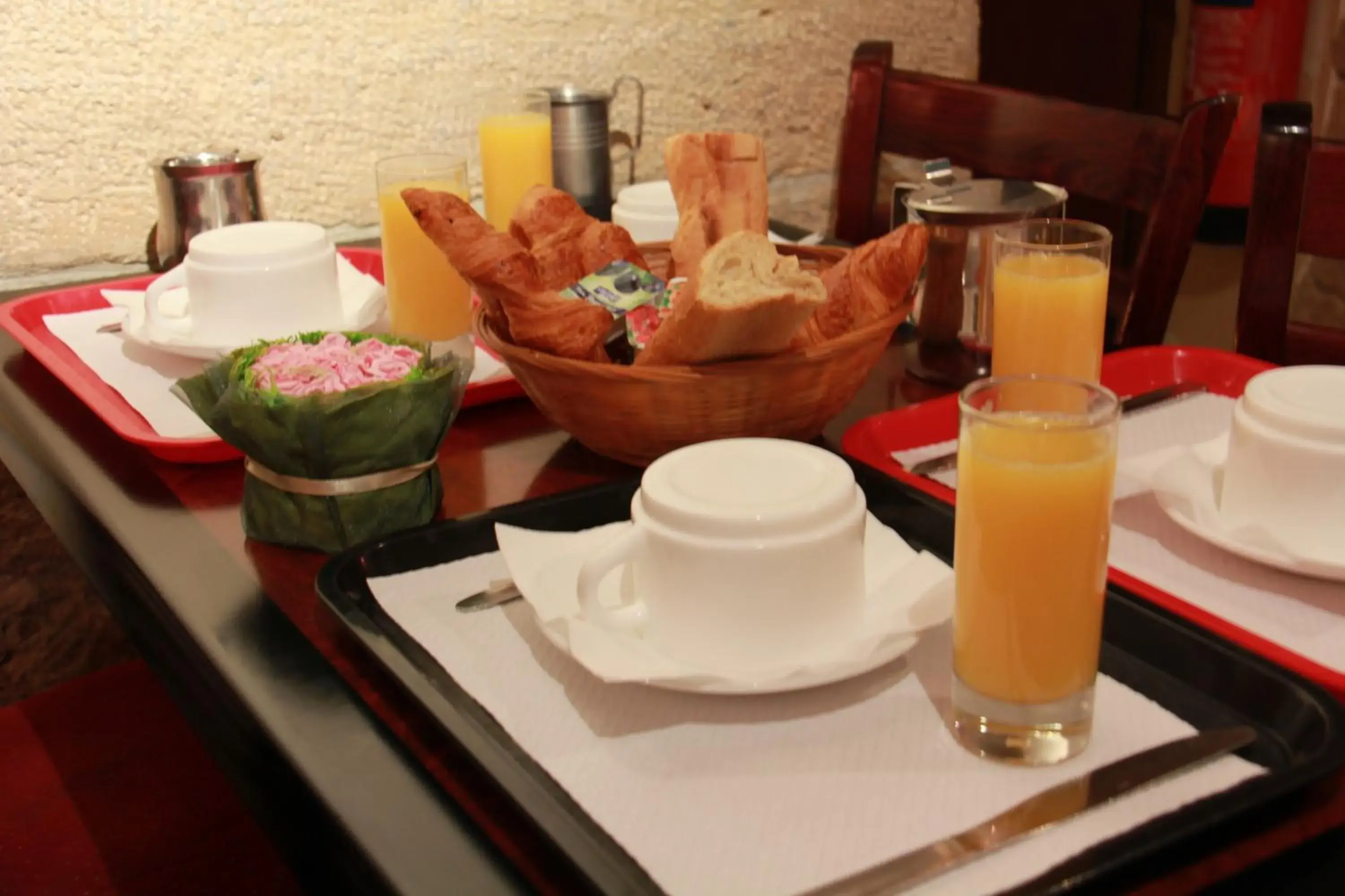 Breakfast in Little Hôtel
