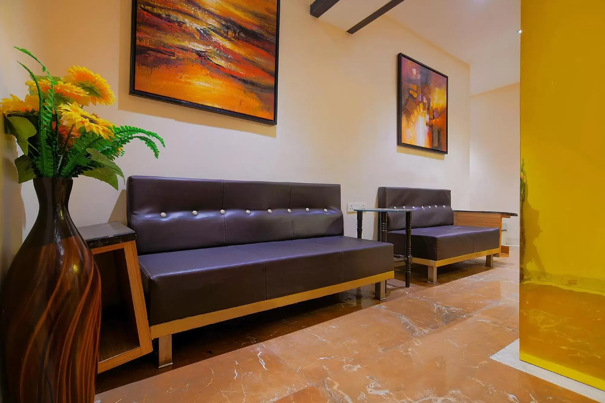 Living room in FabHotel Imperial Regency Living room in FabHotel Imperial Regency