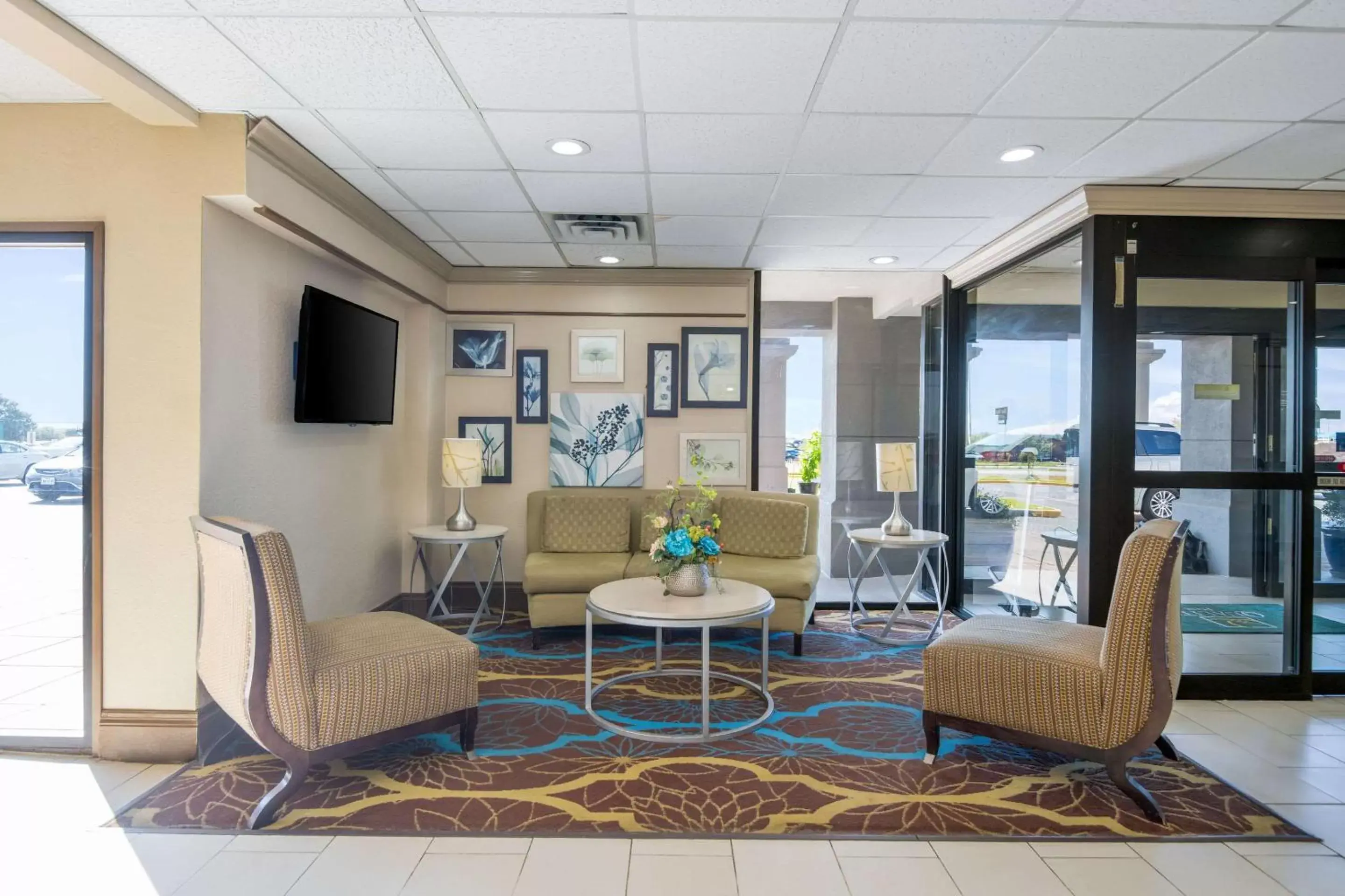 Lobby or reception, Seating Area in Quality Inn