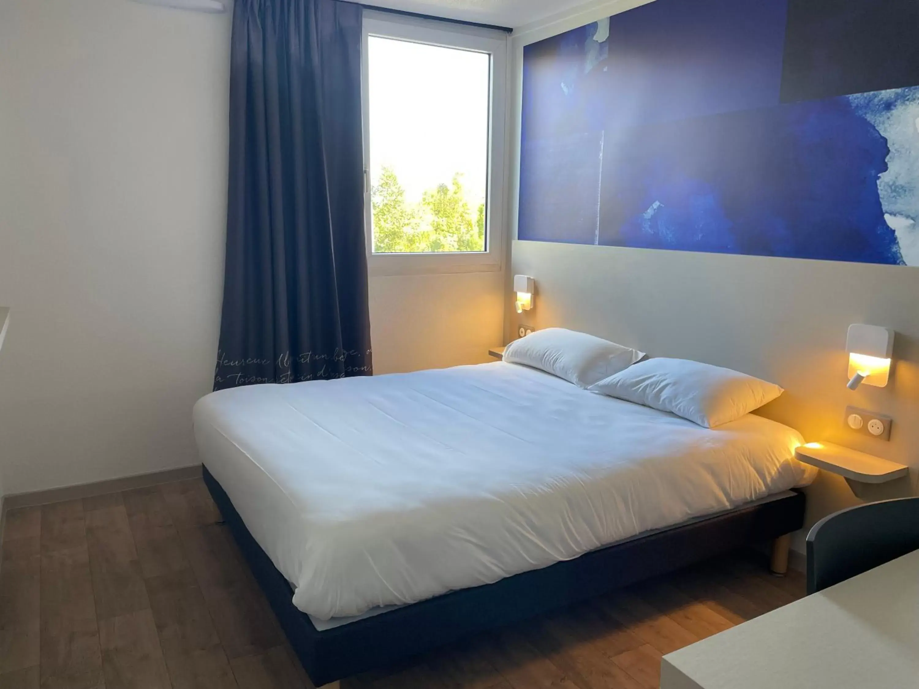 Bed in Kyriad Direct - Bourg les Valence