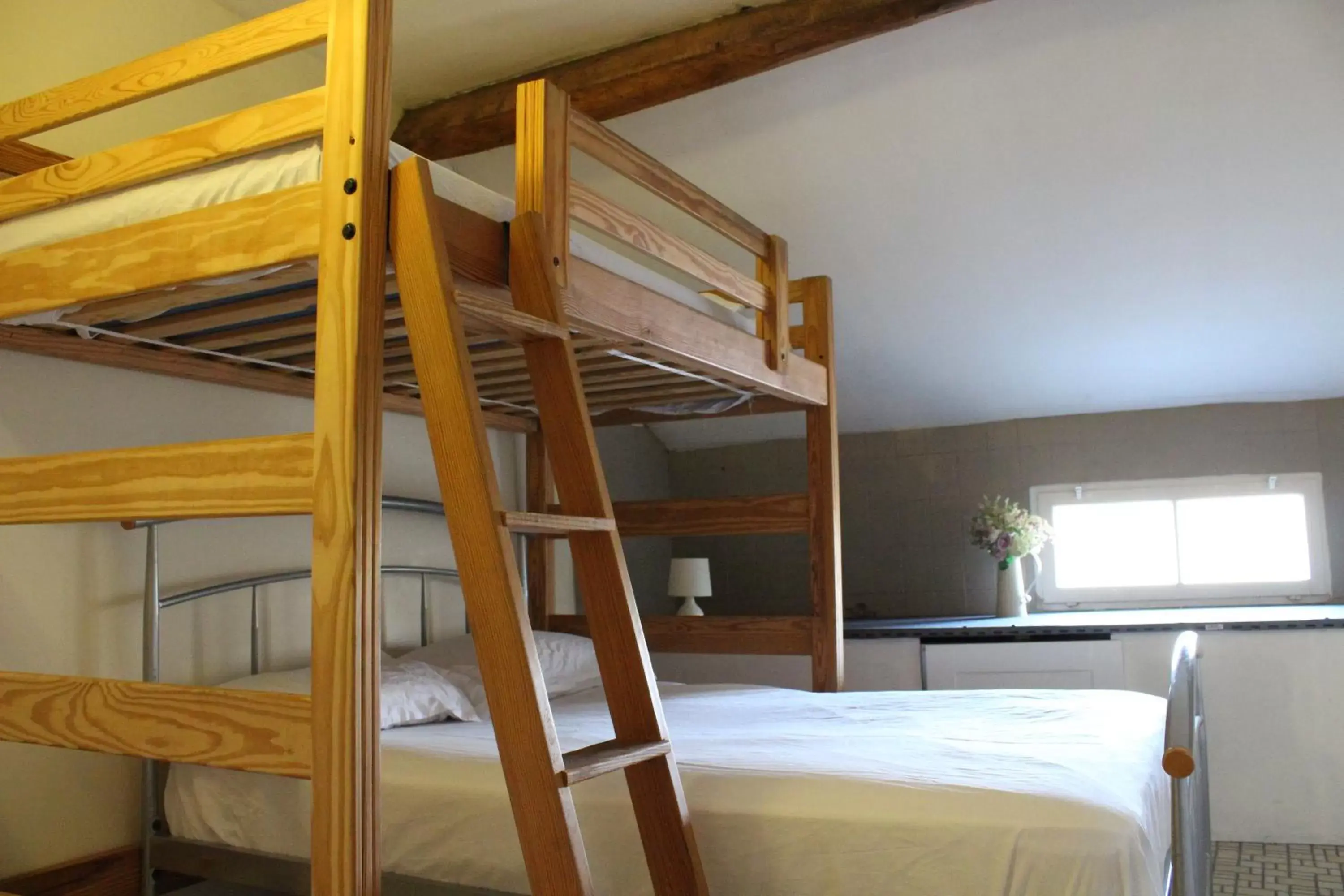 Bed, Bunk Bed in Moulin2Roues