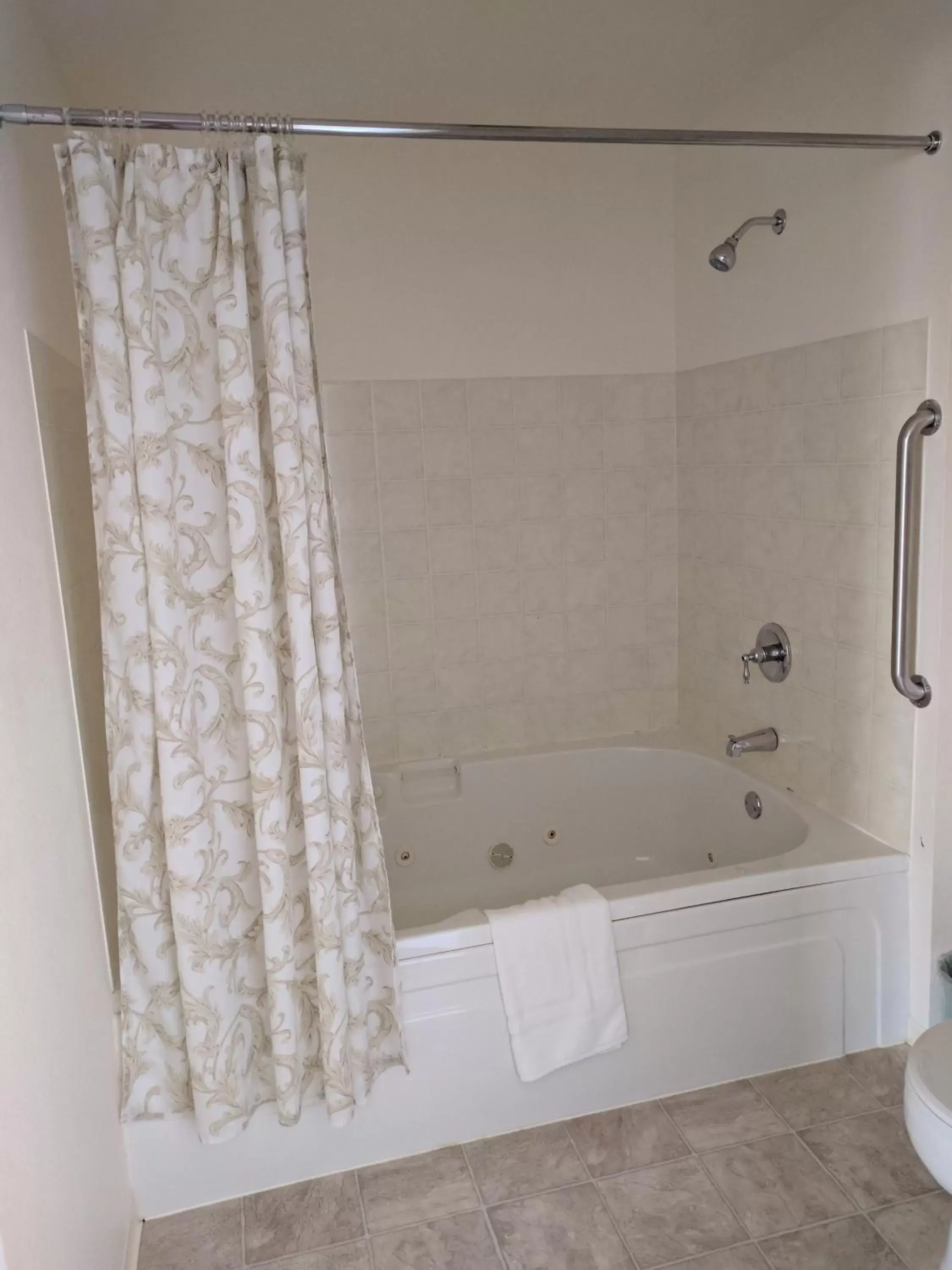 Deluxe Single Room in Lighthouse Inn Deluxe Single Room in Lighthouse Inn