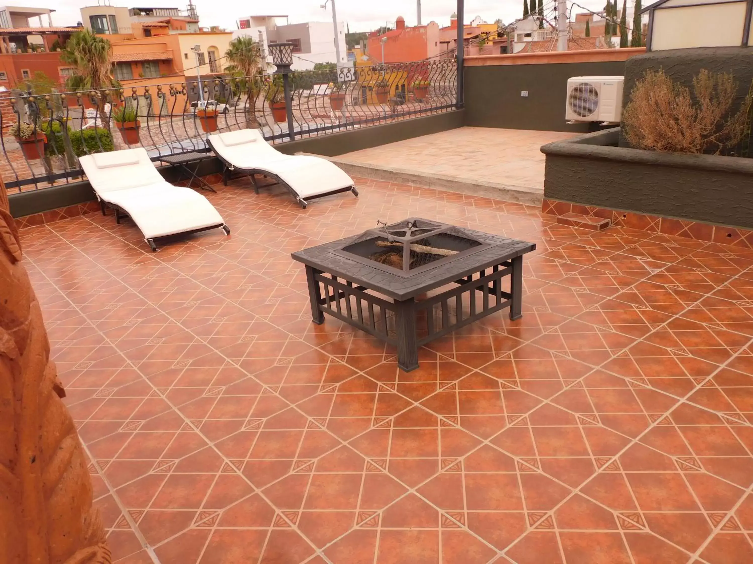 Patio in Vista Del Sol Apartments