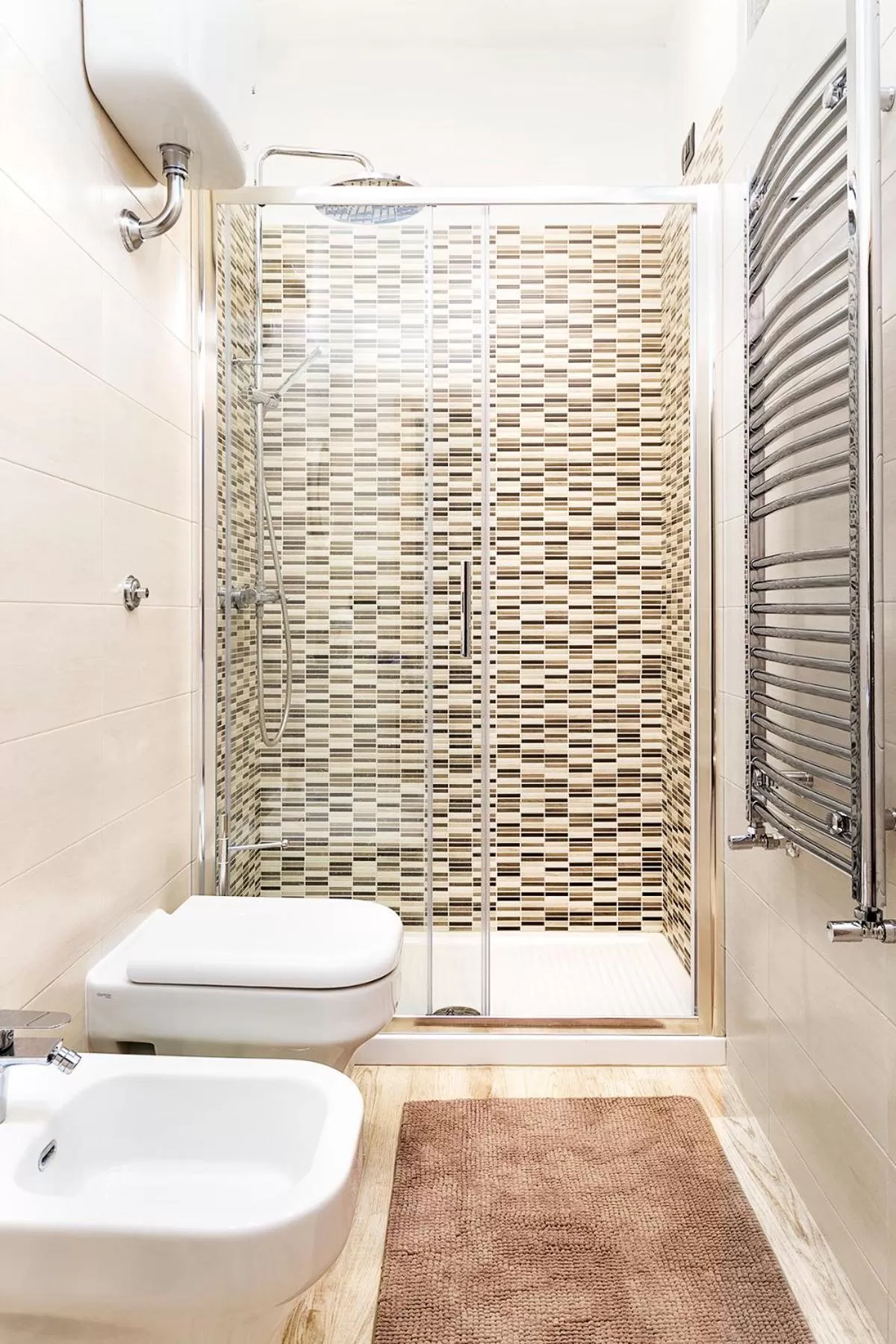 Shower in B&B Cozy Cove