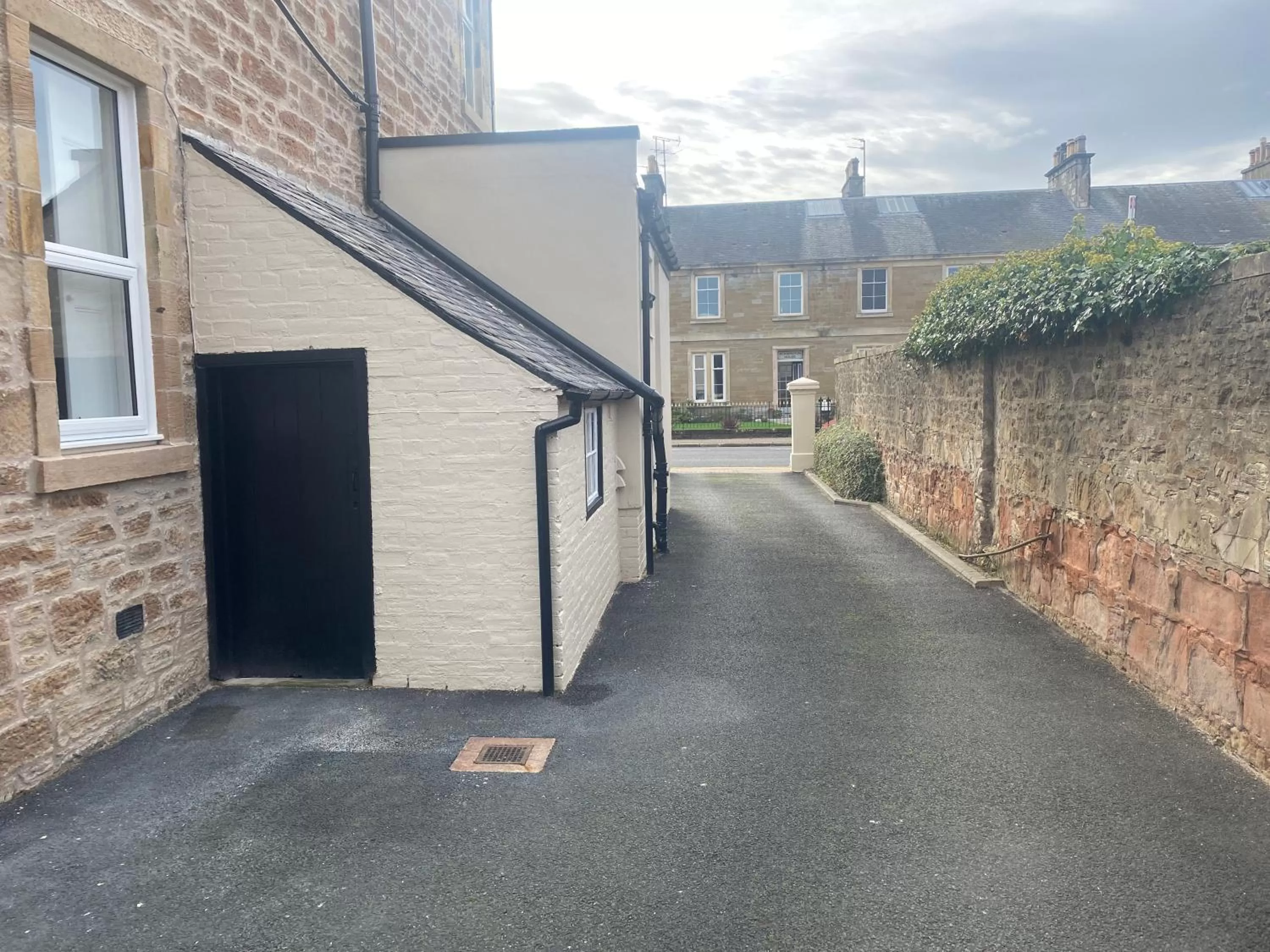Facade/entrance in Miller House Courtyard