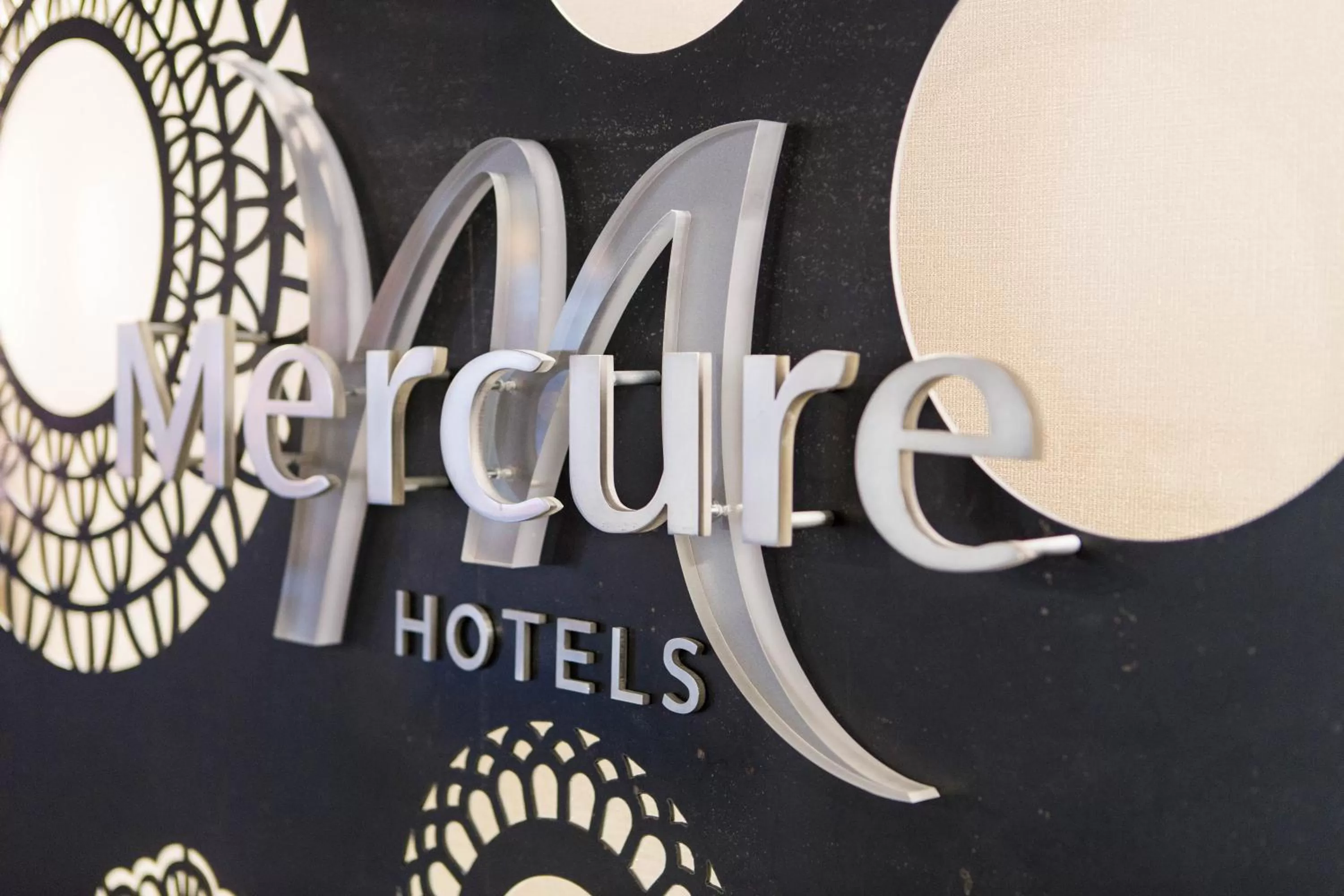 Logo/Certificate/Sign in Mercure Nottingham Sherwood