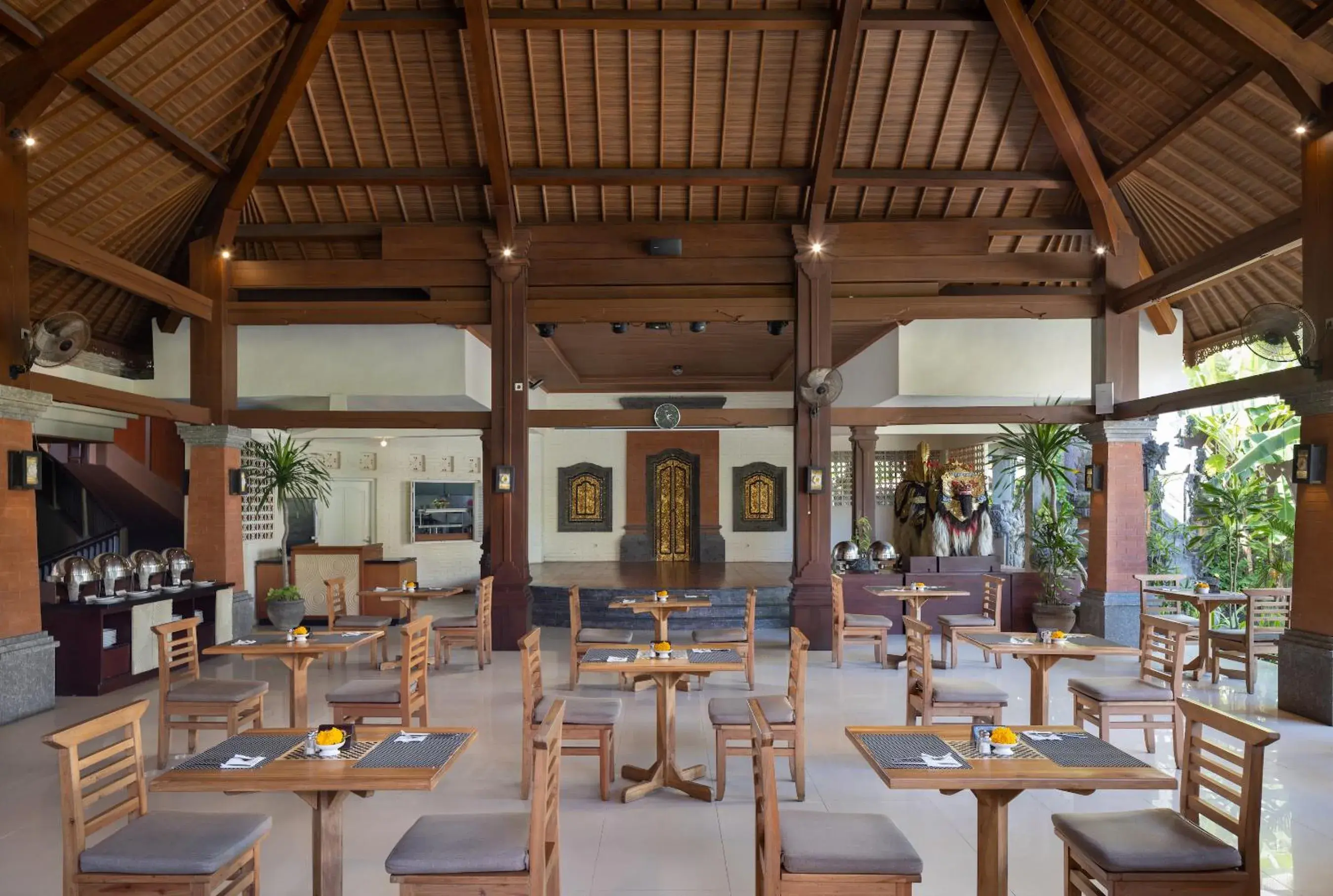 Restaurant/Places to Eat in Adi Dharma Hotel Kuta