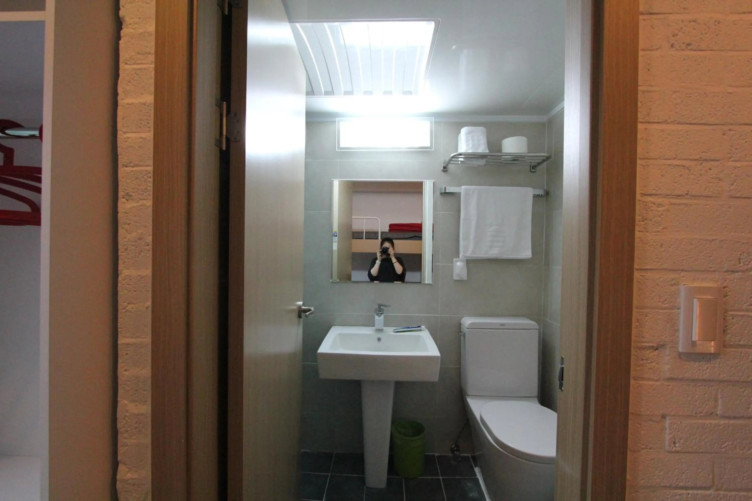 Shower in B My Guesthouse