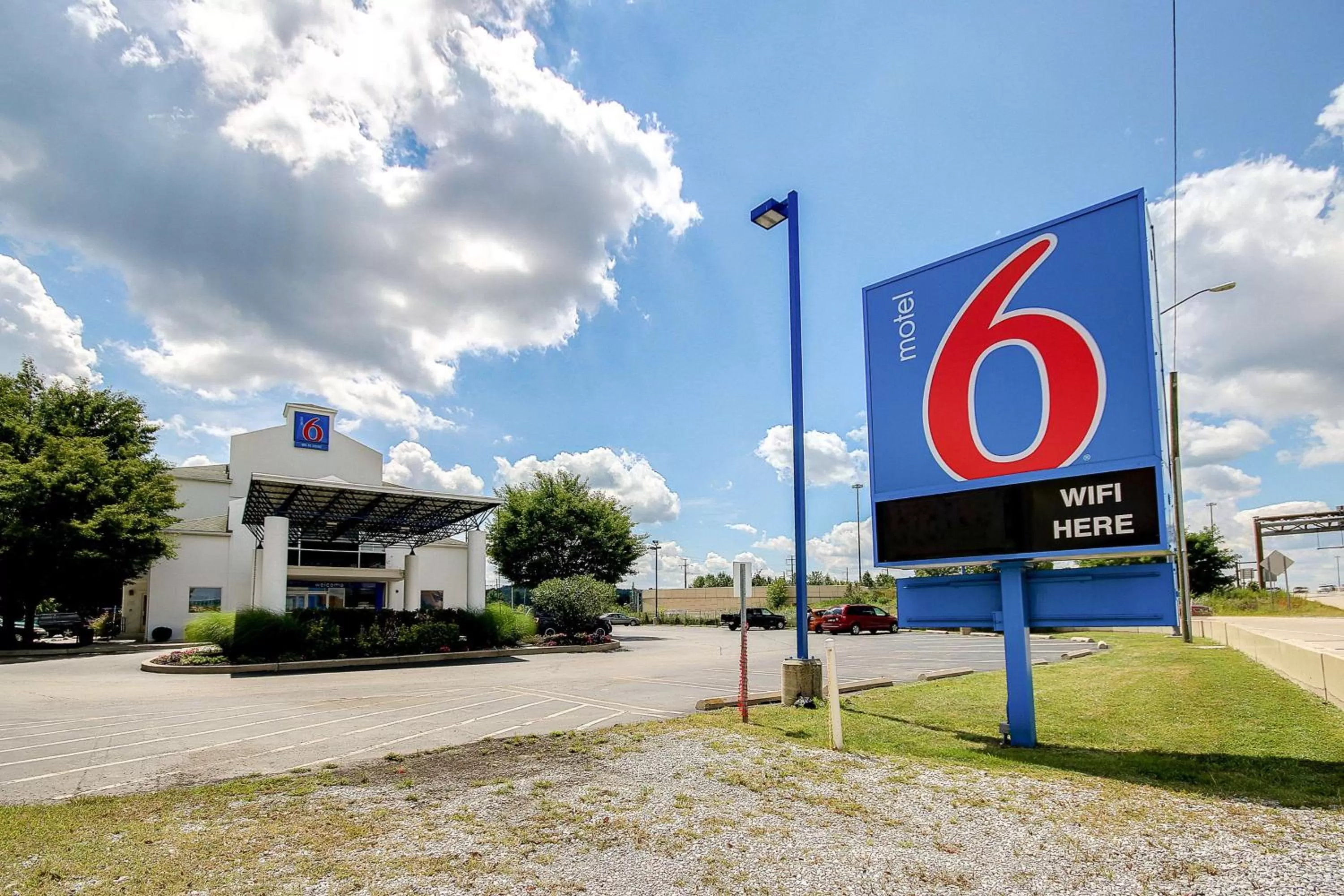 Property building in Motel 6 King Of Prussia PA