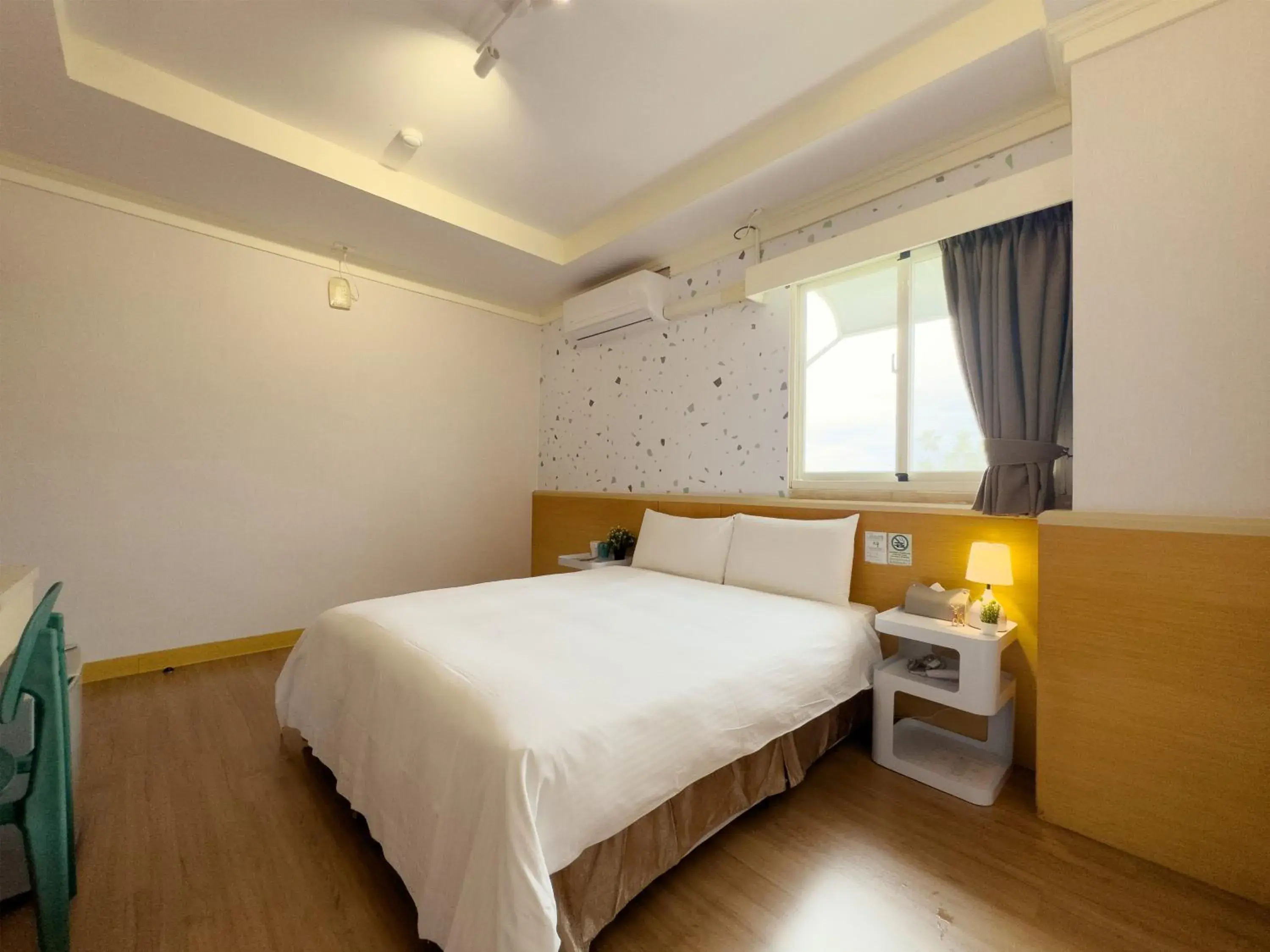 Photo of the whole room, Bed in together hotel-Hualien Zhongshan