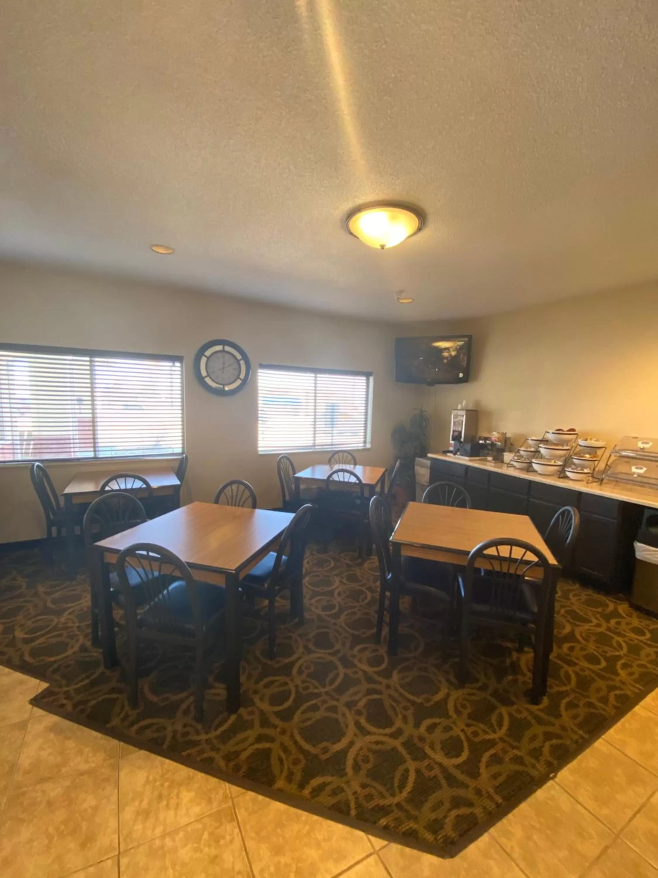 Dining area in Baymont by Wyndham Casper East