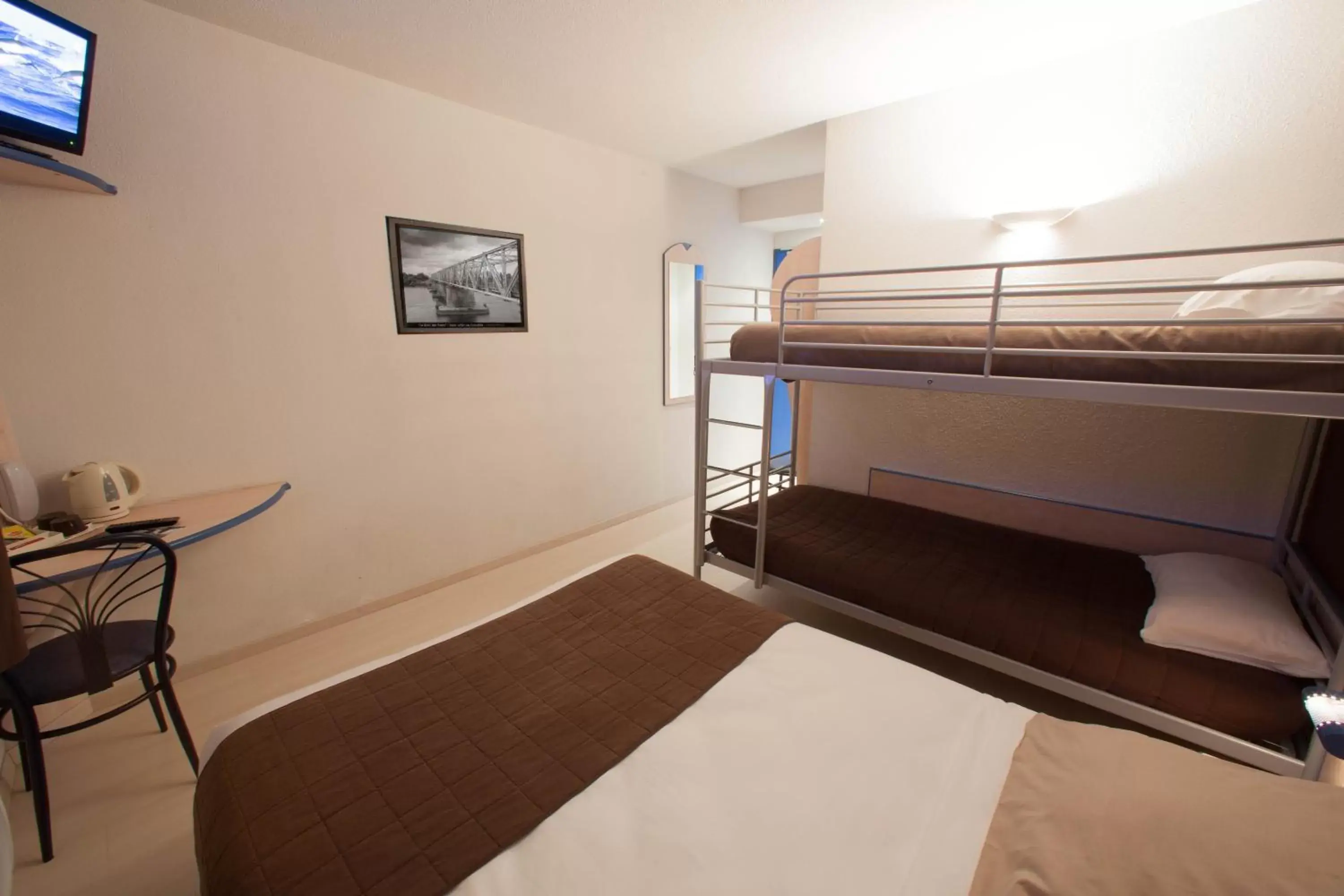 Photo of the whole room, Bunk Bed in Hôtel Akena Nantes Porte de Sainte Luce