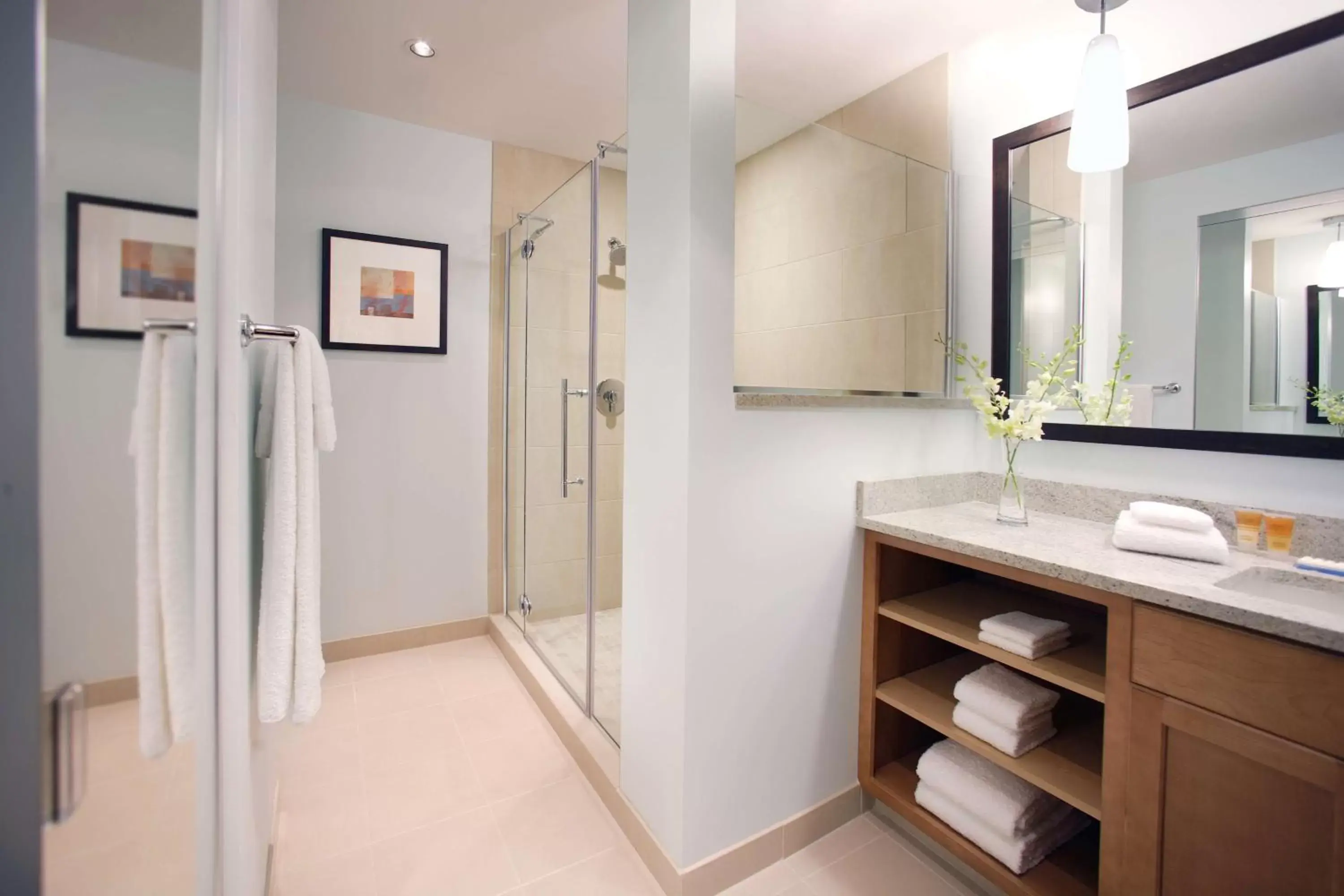 Bathroom in Hyatt House Naperville/Warrenville Bathroom in Hyatt House Naperville/Warrenville