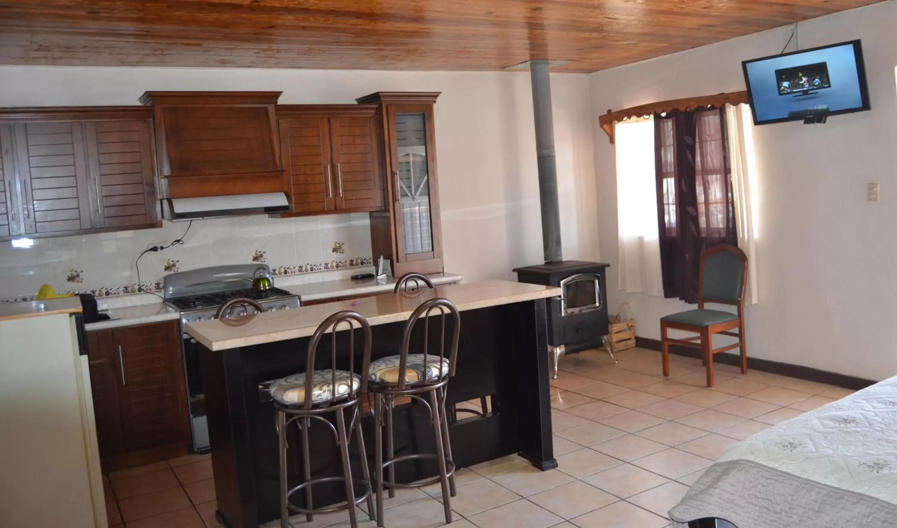 Dining area, Kitchen/Kitchenette in Hotel Doña Crucita