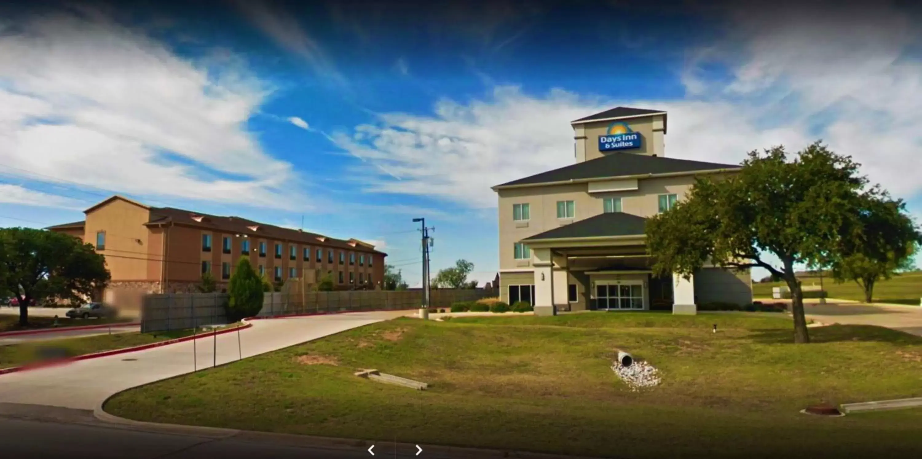 Property Building in Days Inn & Suites by Wyndham Mineral Wells
