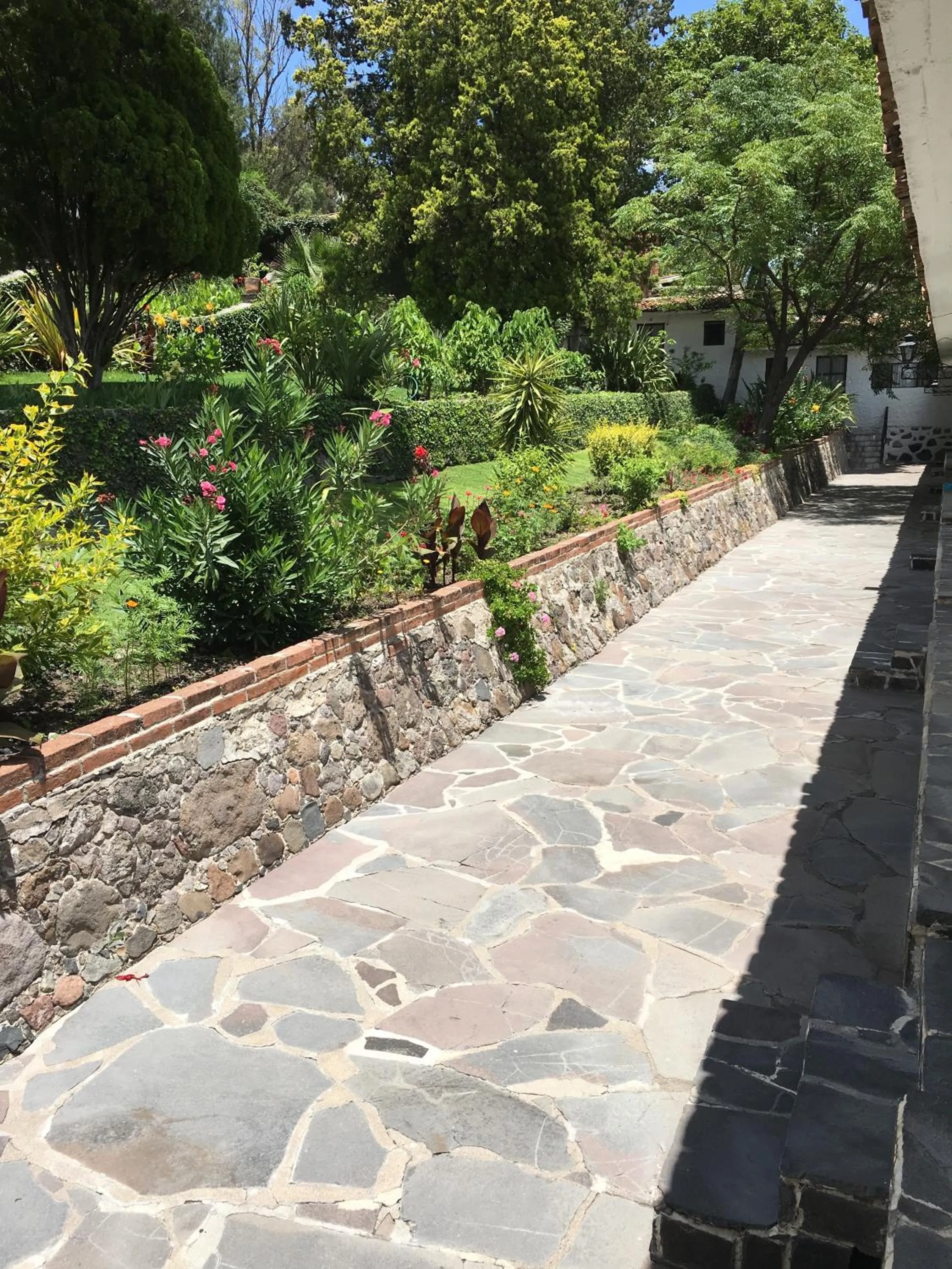 Patio, Garden in Rancho Hotel Atascadero
