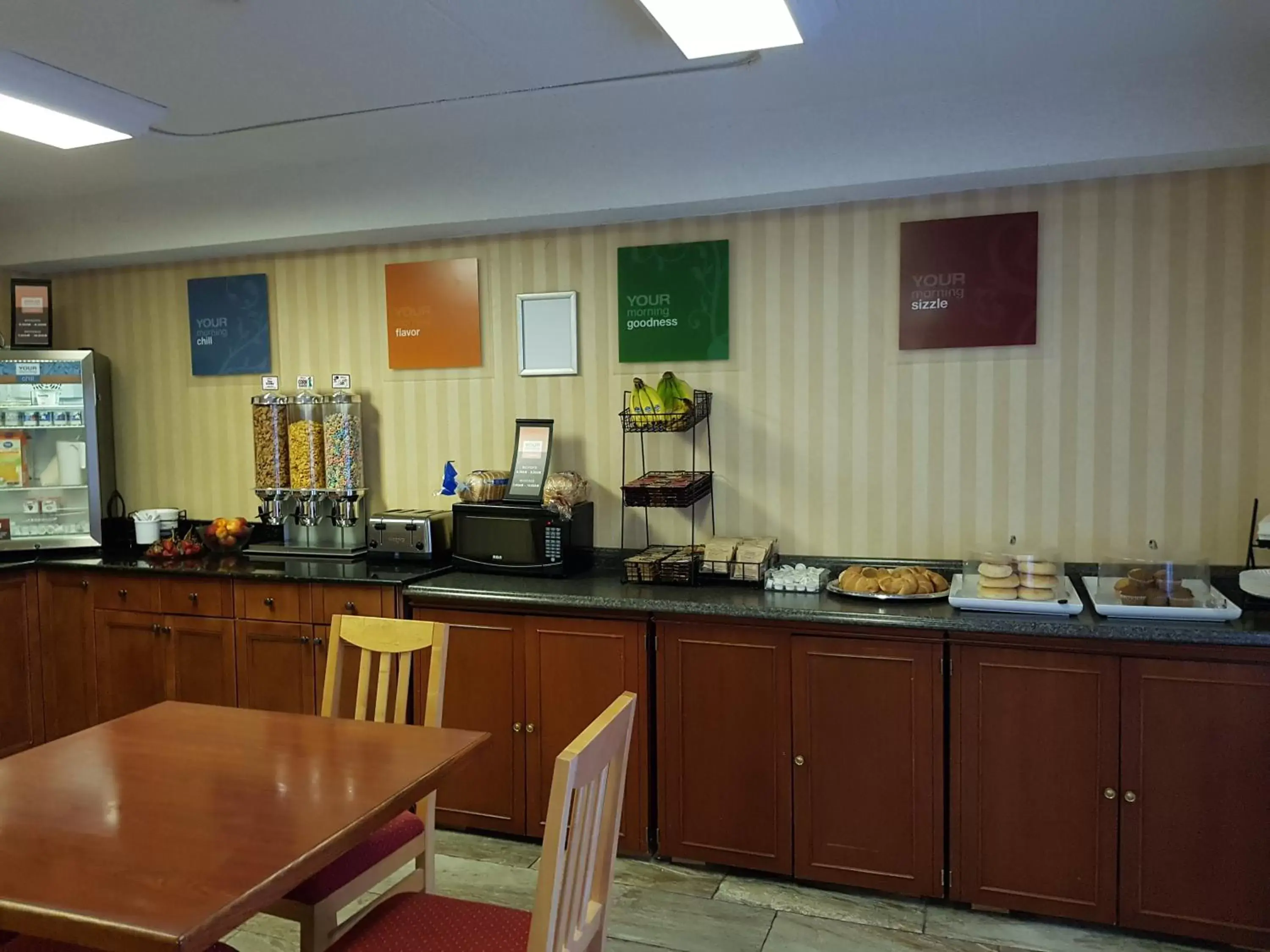 Dining area, Restaurant/Places to Eat in Travelodge by Wyndham Welland