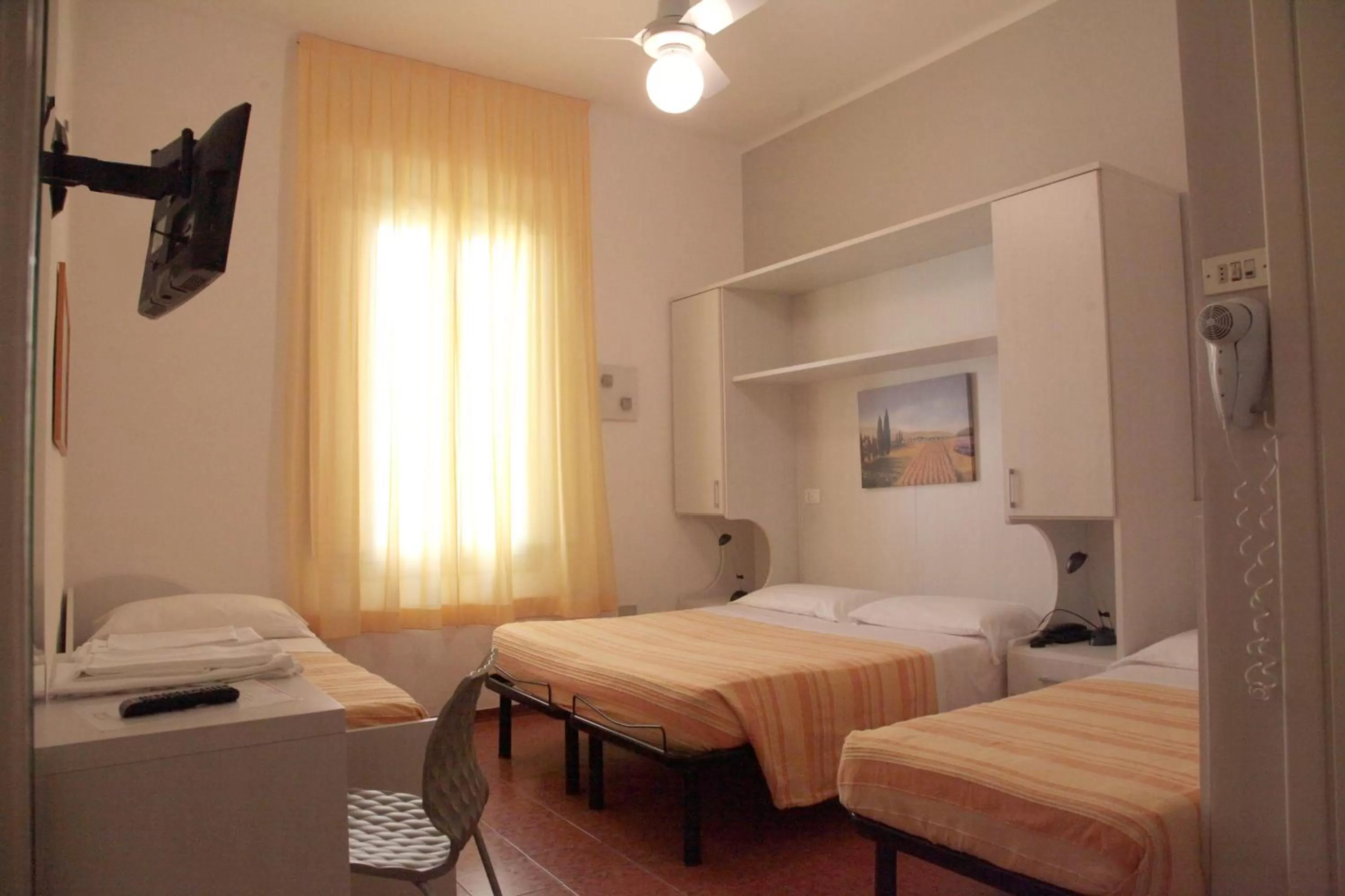 Day, Bed in Hotel Gardenia