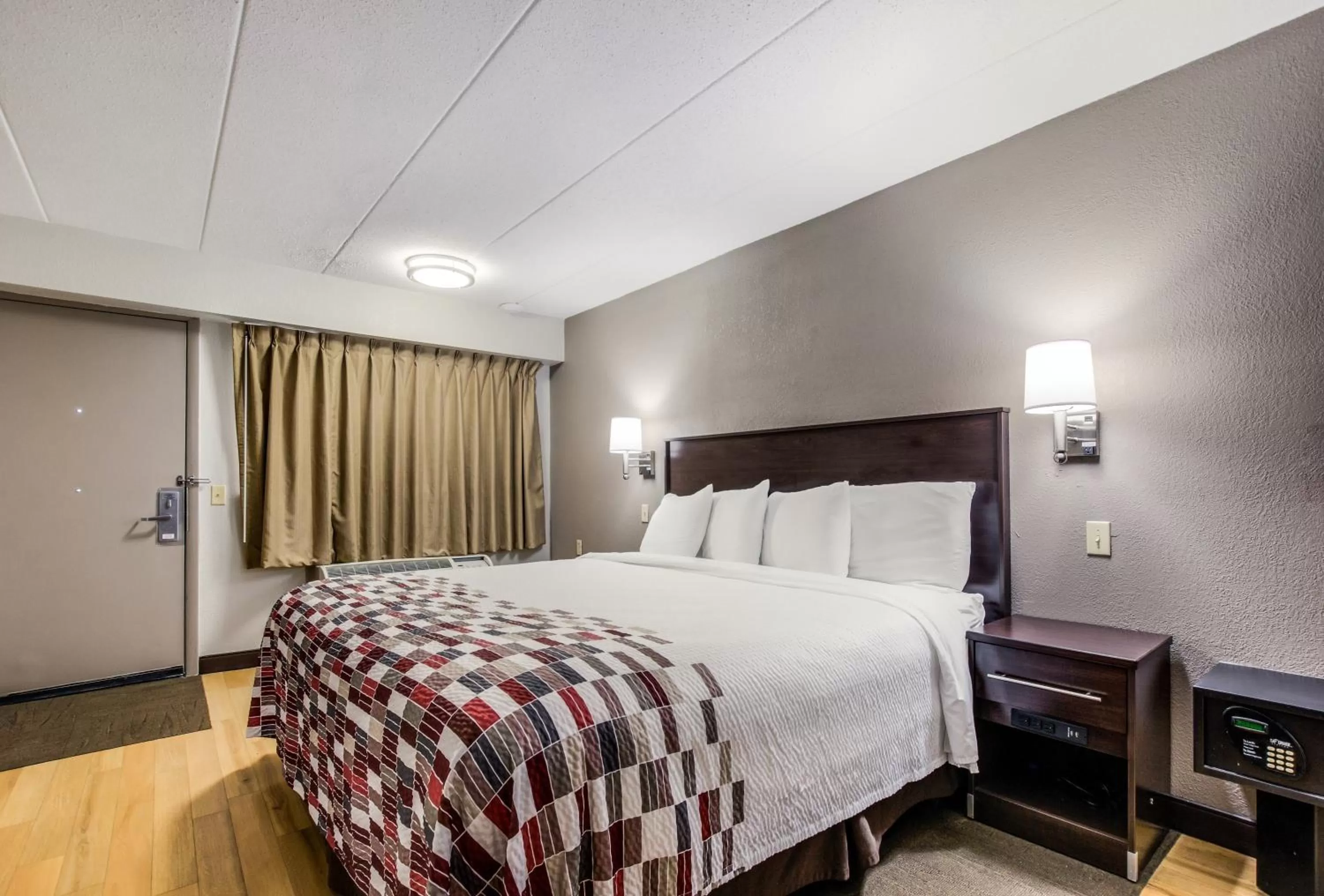 Bedroom, Bed in Red Roof Inn Lexington