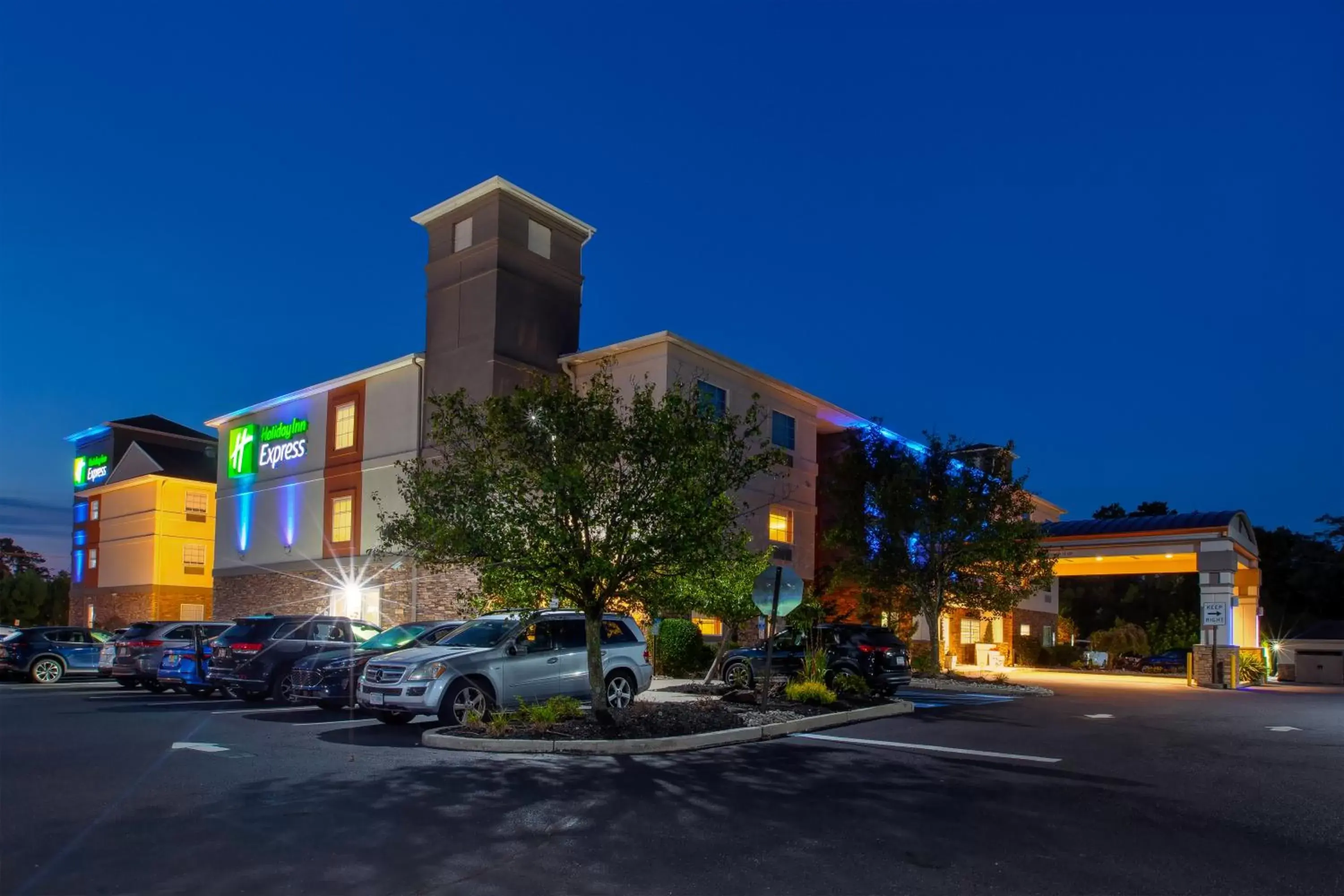 Property building in Holiday Inn Express Absecon-Atlantic City Area by IHG Property building in Holiday Inn Express Absecon-Atlantic City Area by IHG