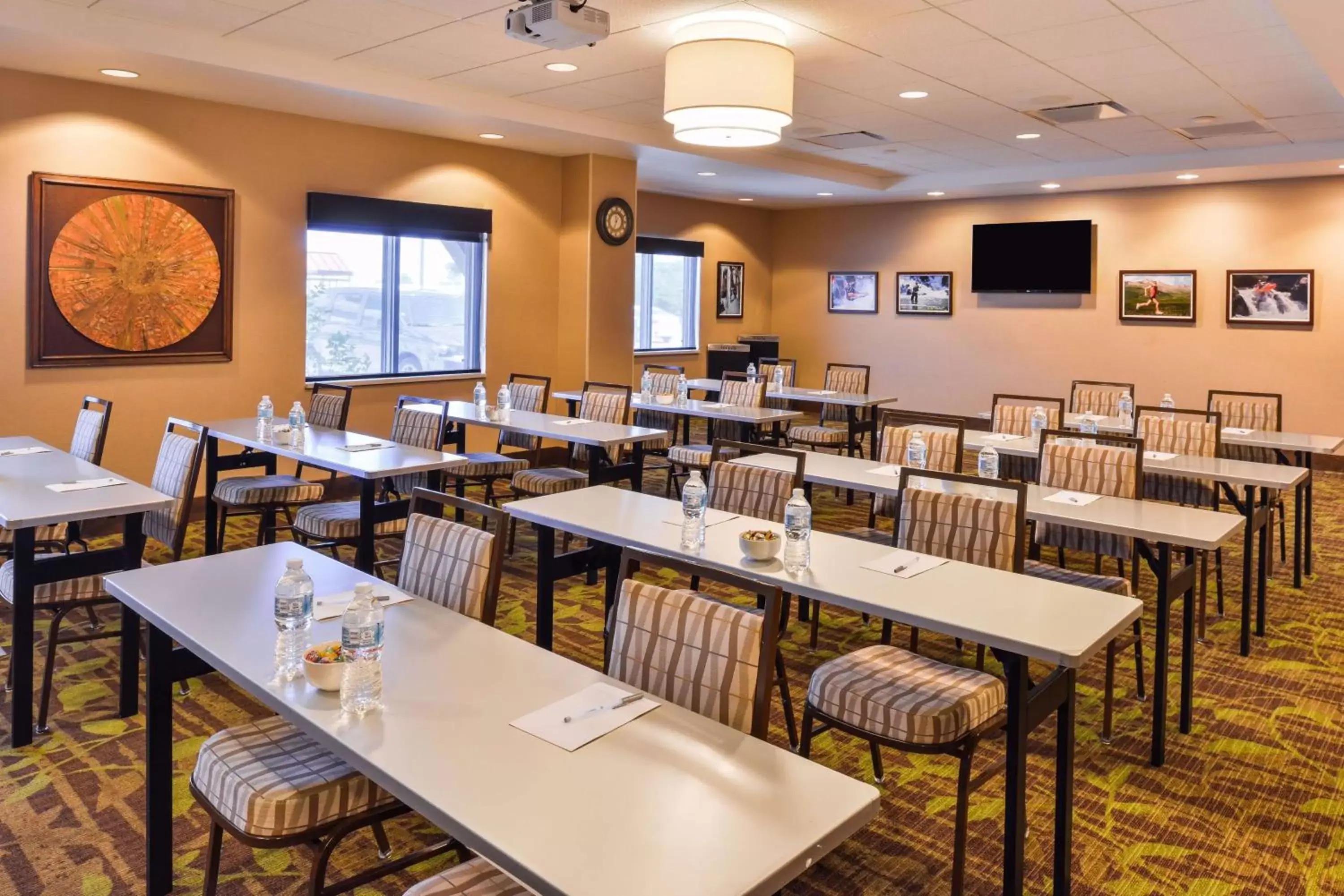 Meeting/conference room, Restaurant/Places to Eat in Hampton Inn & Suites Boulder North