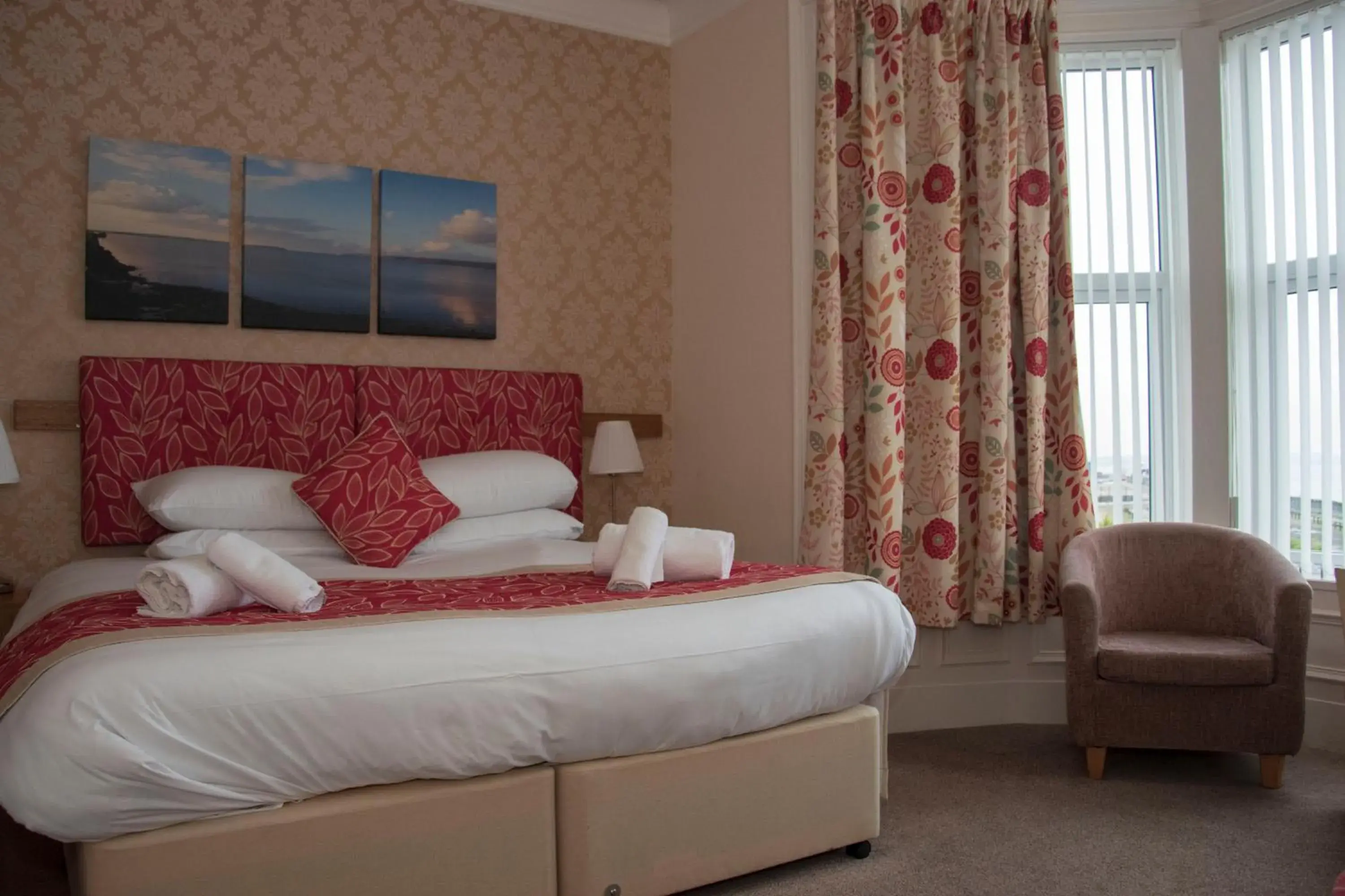 Bedroom, Bed in Craignelder Hotel