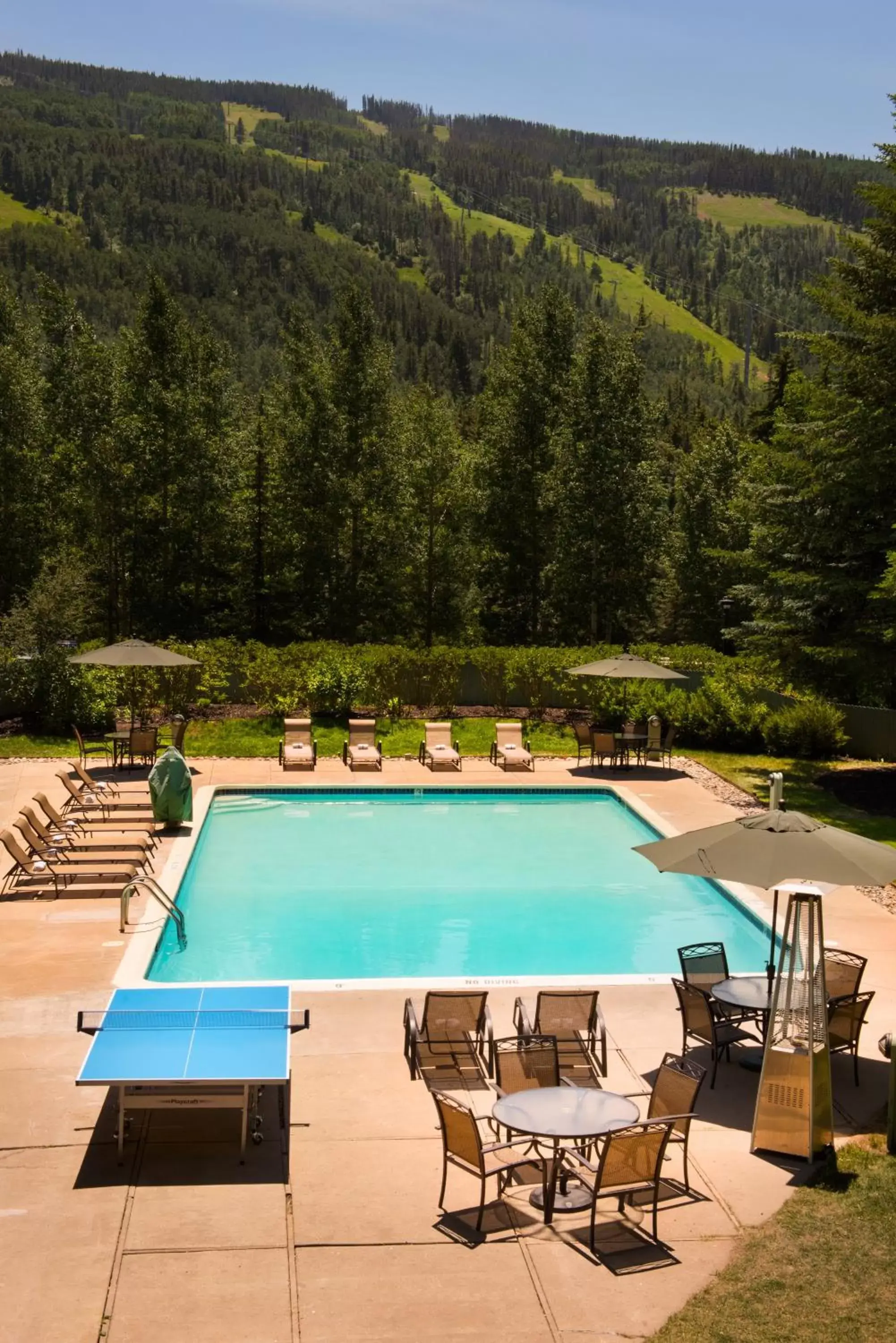 Swimming Pool in Evergreen Lodge at Vail