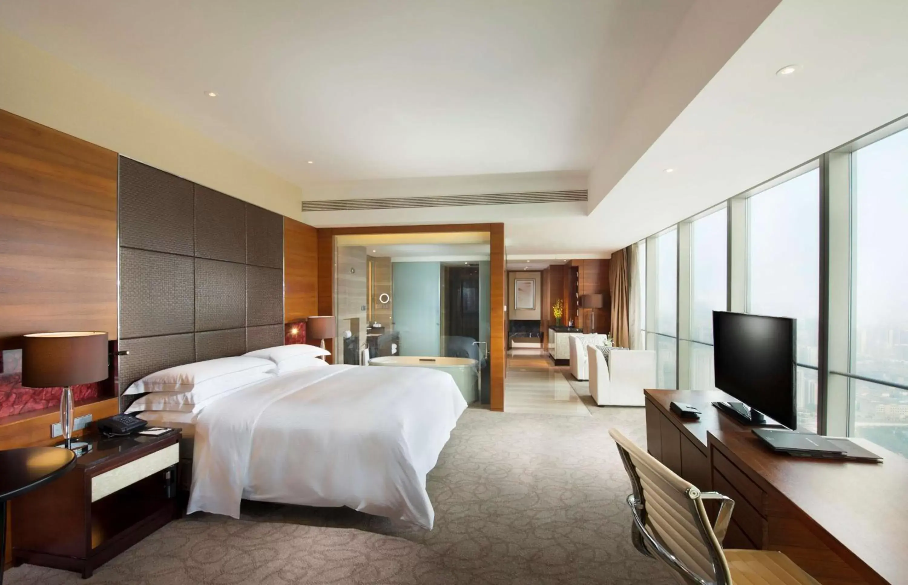 Bedroom, TV/Entertainment Center in Hilton Shijiazhuang