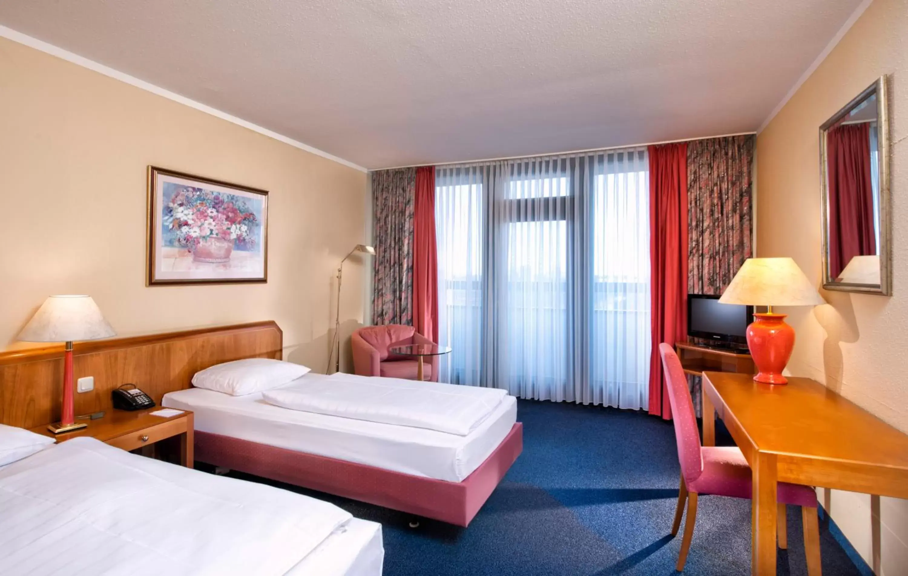 Photo of the whole room in Hotel Excelsior Ludwigshafen