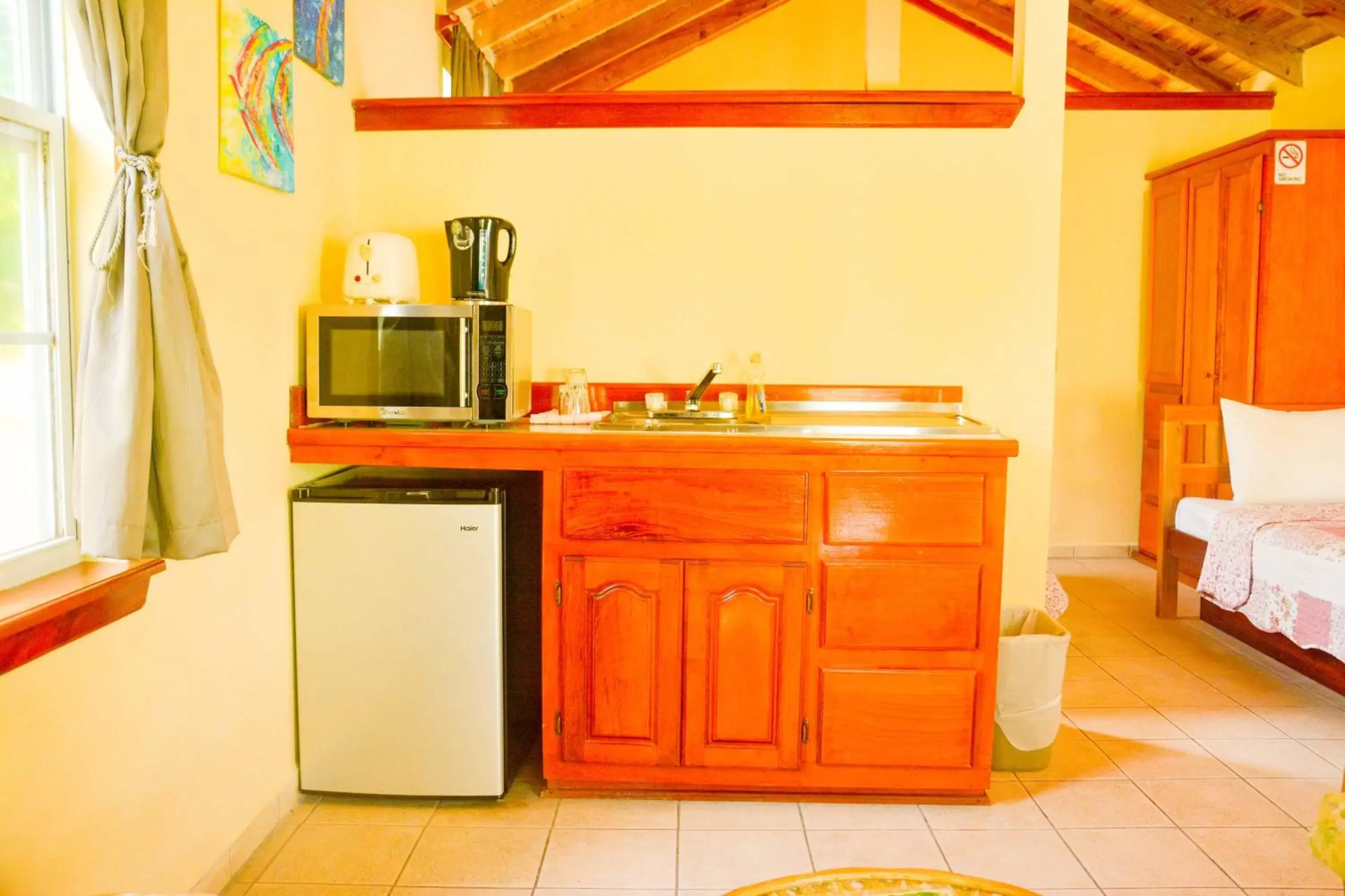 kitchen, Kitchen/Kitchenette in Royal Caribbean Resort